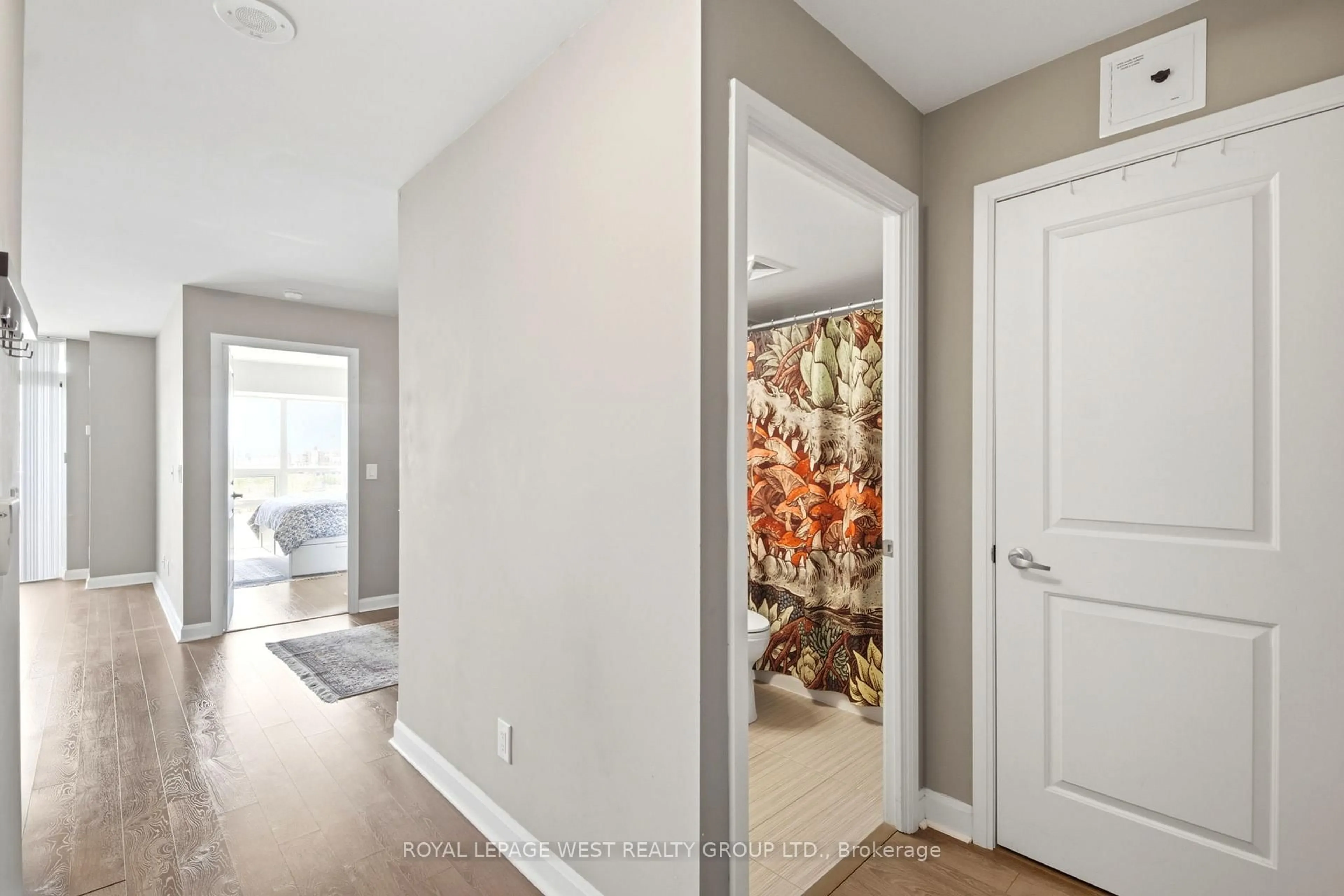 Indoor entryway for 1 Michael Power Pl #606, Toronto Ontario M9A 0A1