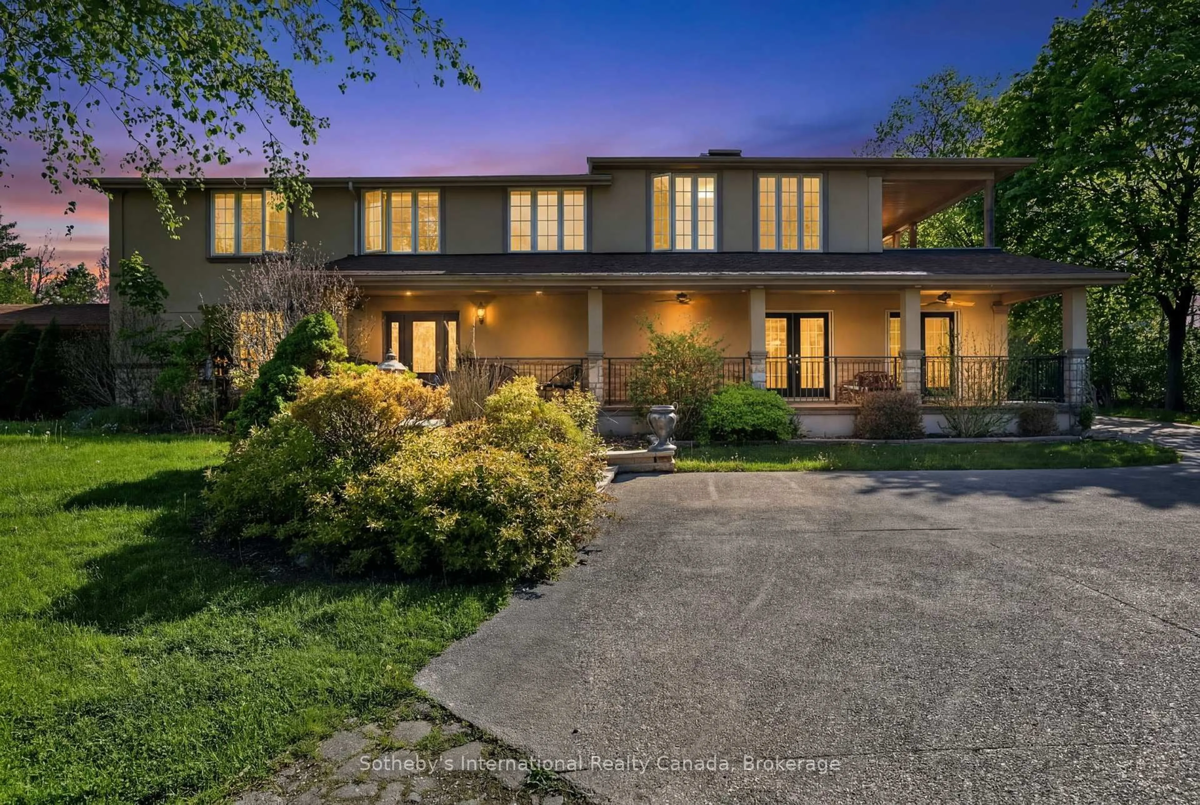 A pic from outside/outdoor area/front of a property/back of a property/a pic from drone, street for 110 Palmer Circ, Caledon Ontario L7E 0A5