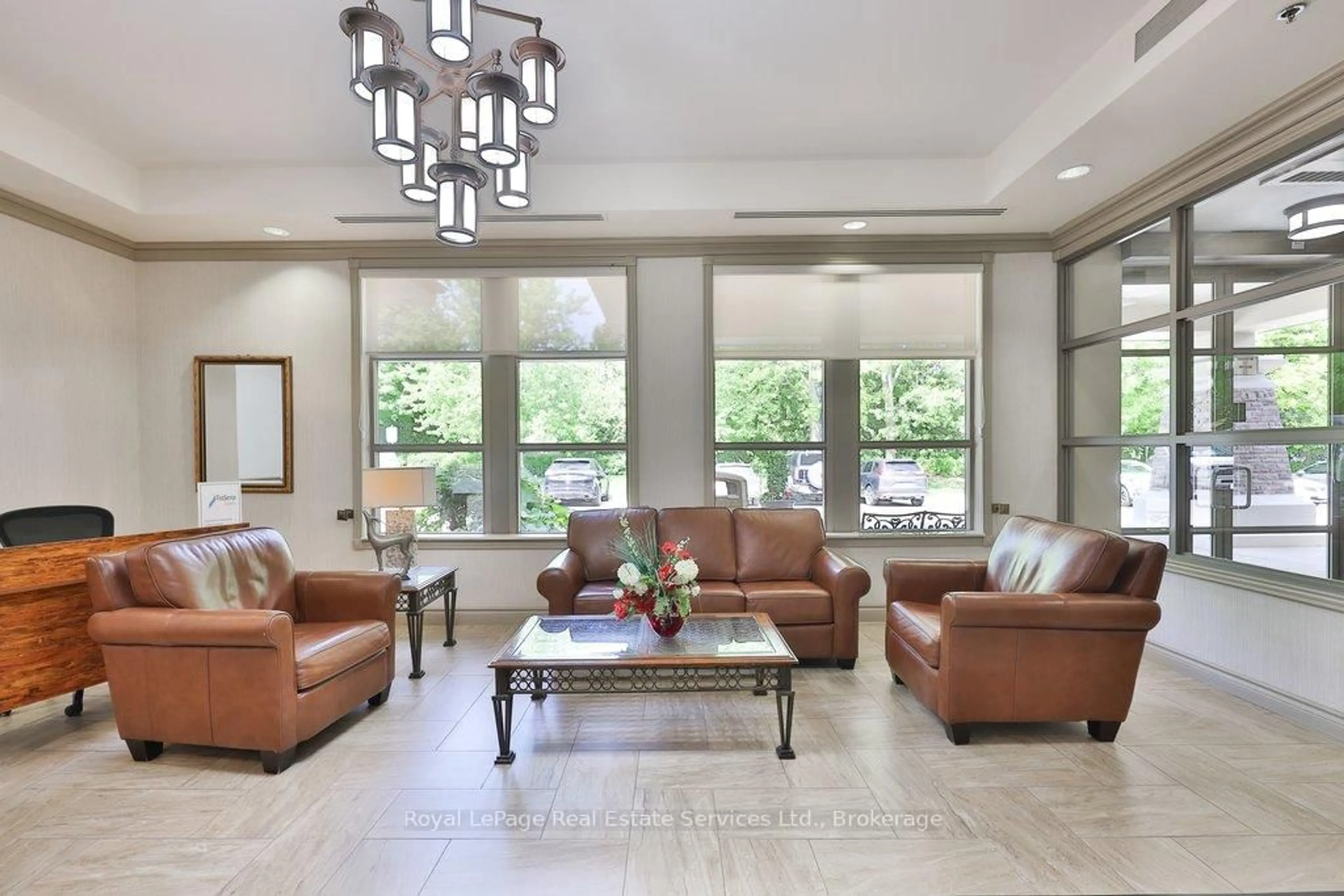 Living room with furniture, ceramic/tile floor for 100 Burloak Dr #2205, Burlington Ontario L7L 6P6