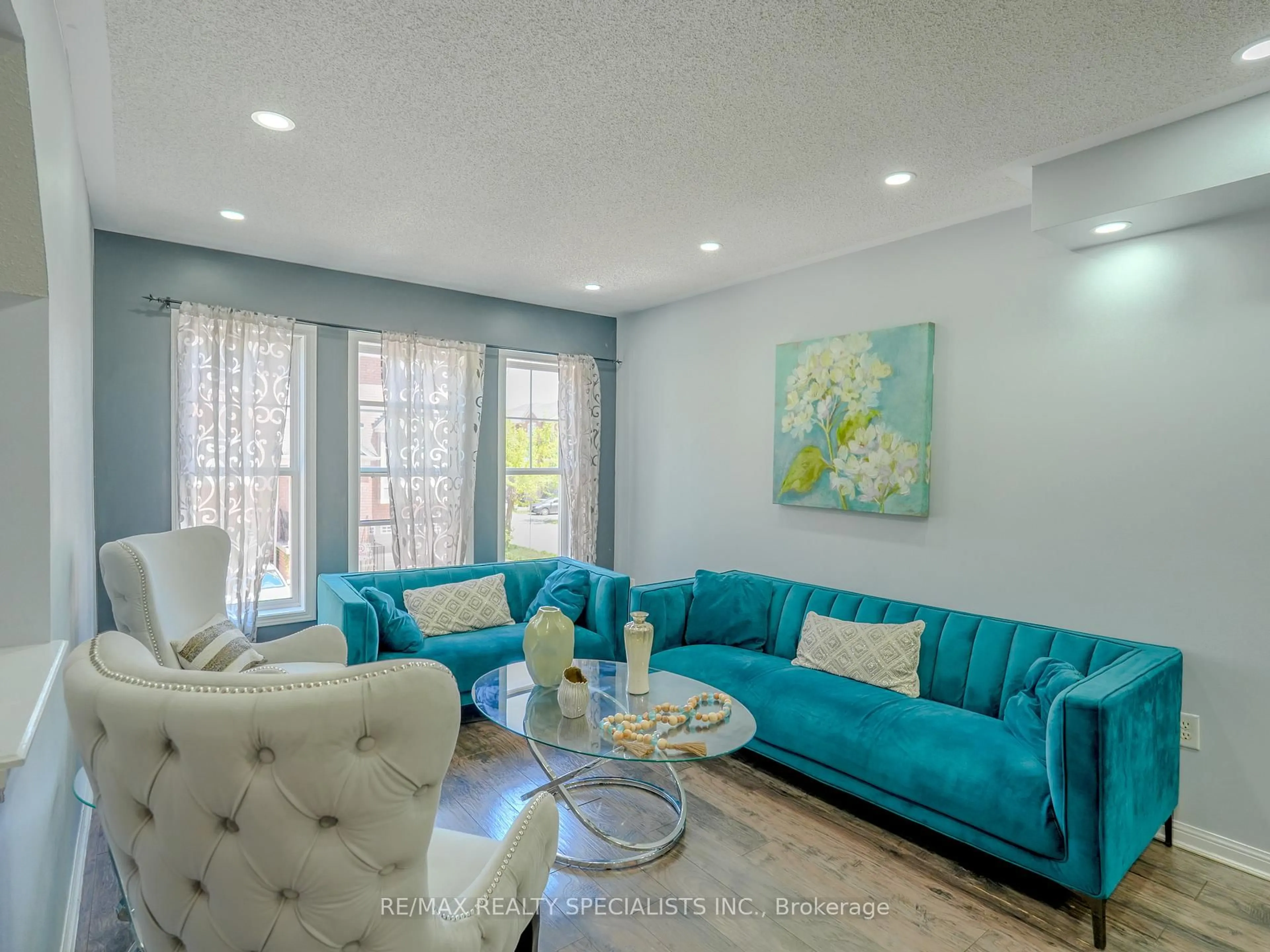 Living room with furniture, unknown for 94 Seedhouse Lane, Halton Hills Ontario L7G 6K3