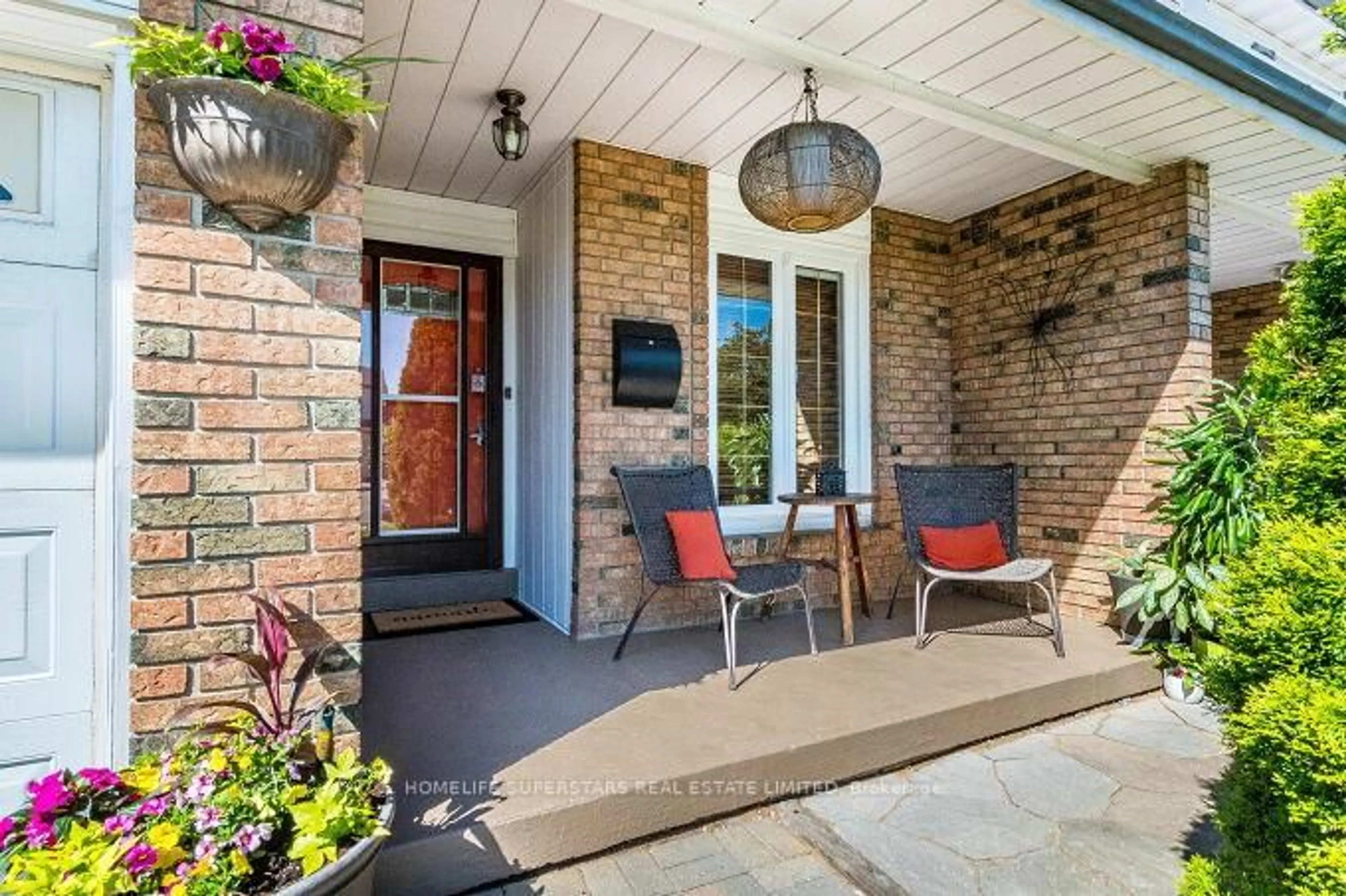 Patio, street for 18 Pluto Dr, Brampton Ontario L6V 3W5