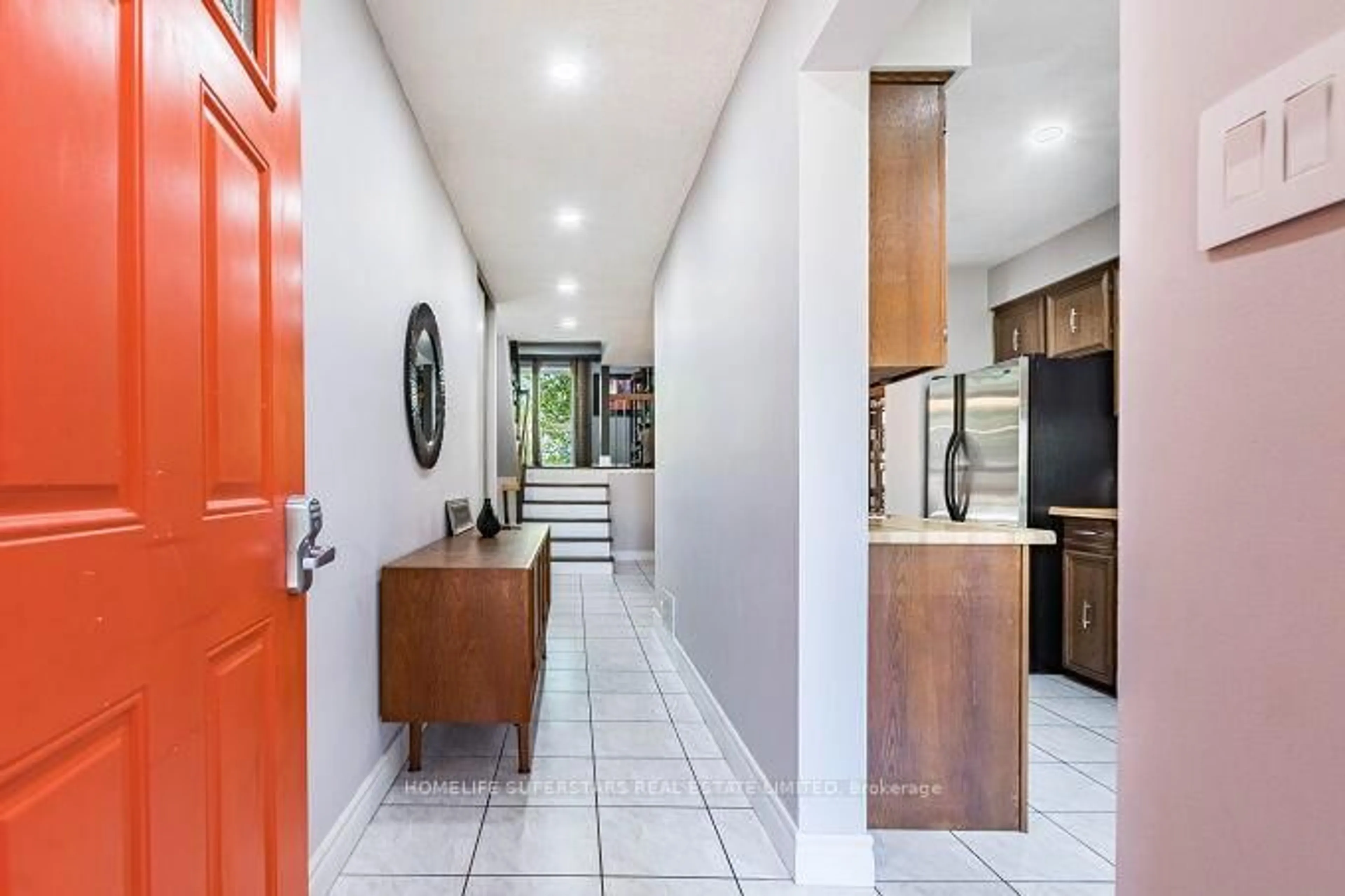 Indoor entryway for 18 Pluto Dr, Brampton Ontario L6V 3W5