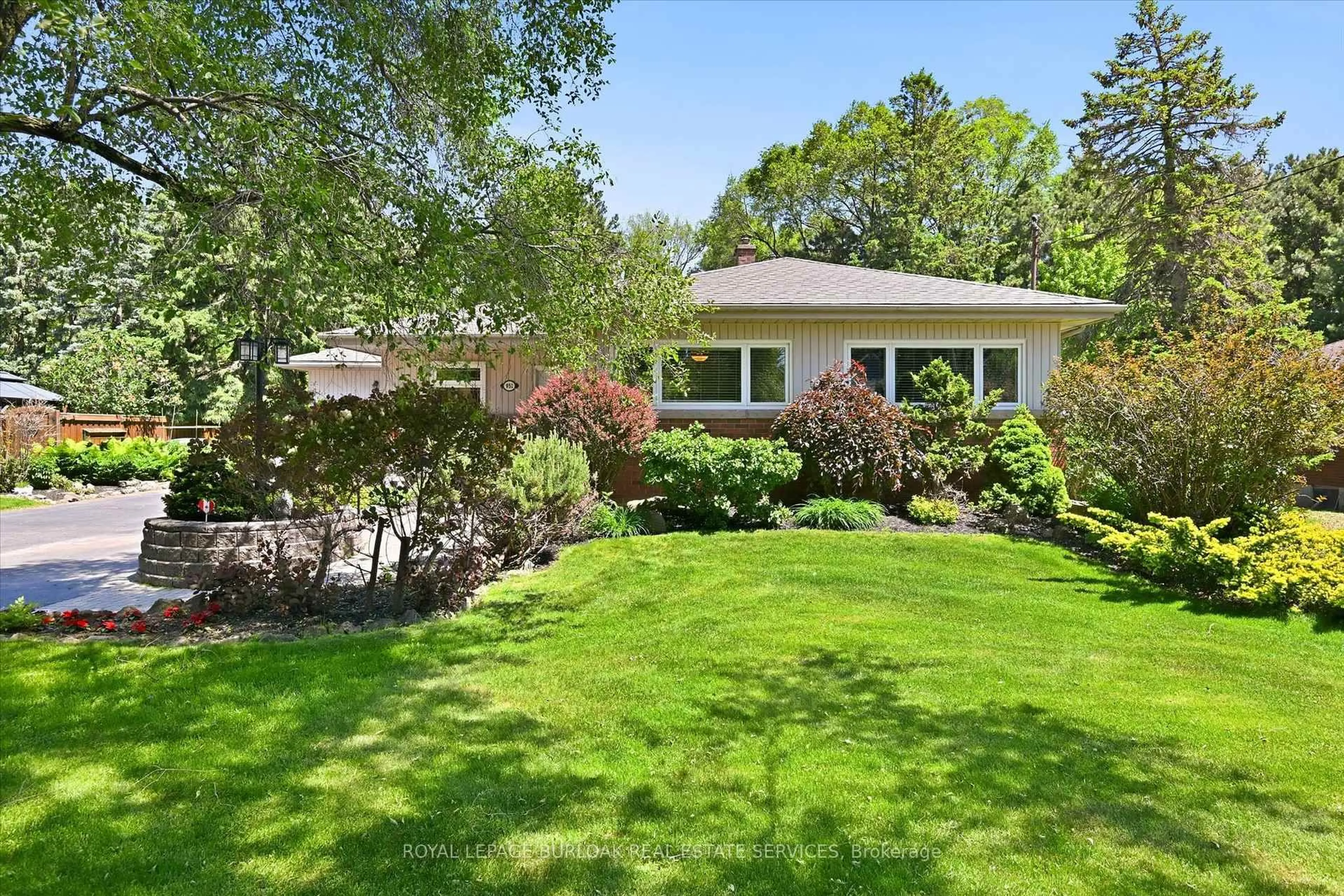 Unknown for 951 Cloverleaf Dr, Burlington Ontario L7T 3Y8