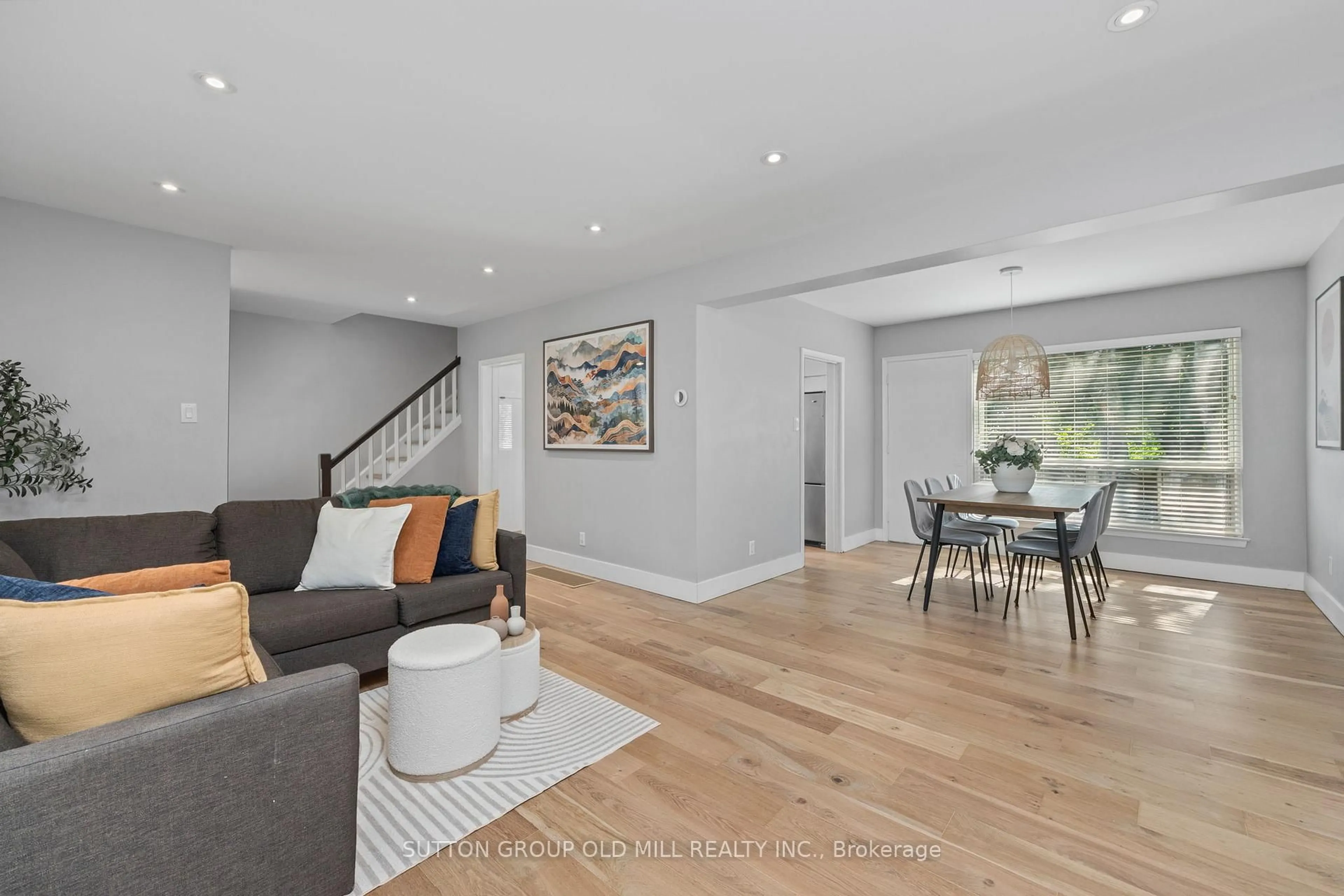Living room with furniture, unknown for 47 Ashfield Dr, Toronto Ontario M9C 4T7