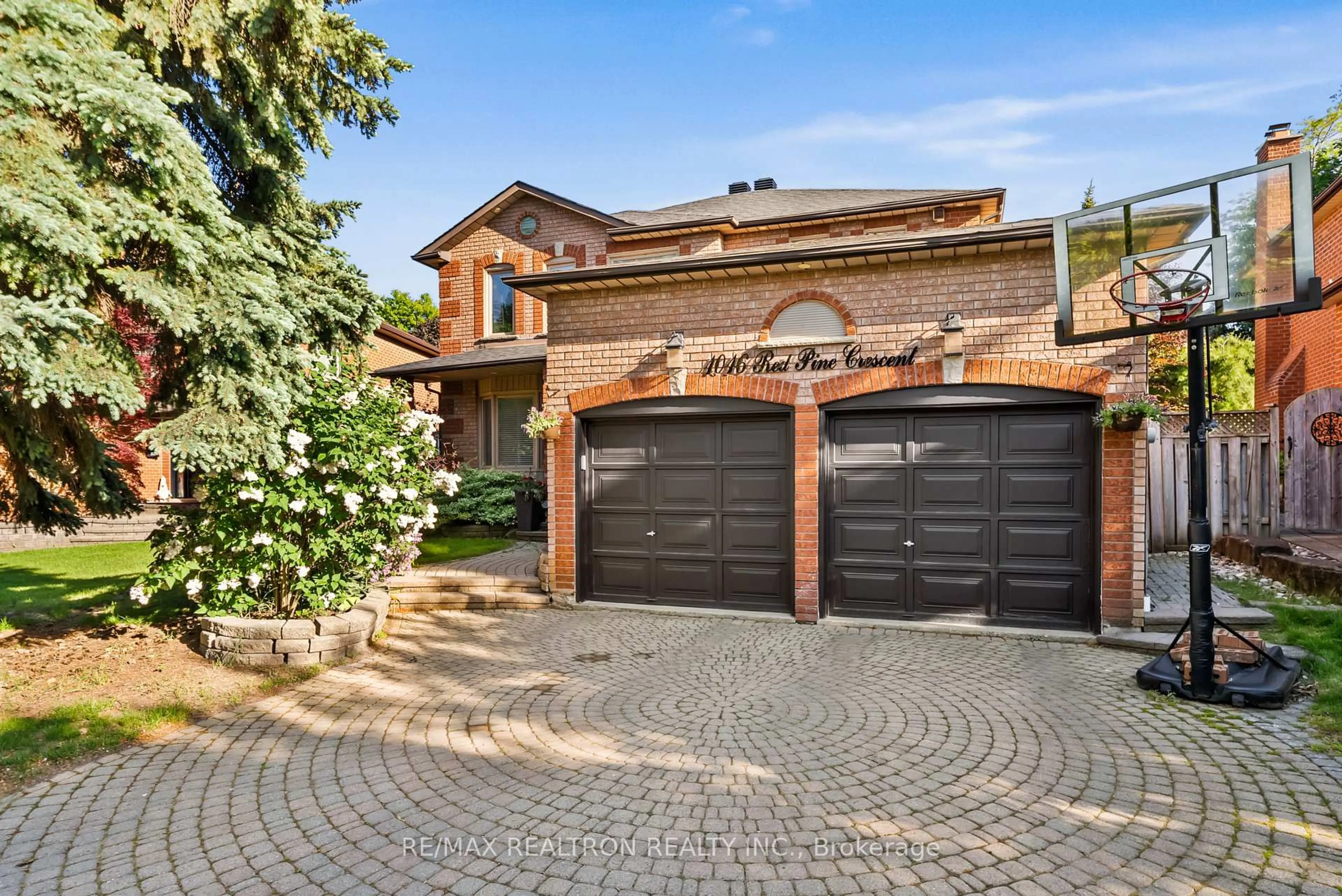 Home with brick exterior material, street for 1016 Red Pine Cres, Mississauga Ontario L5H 4E8