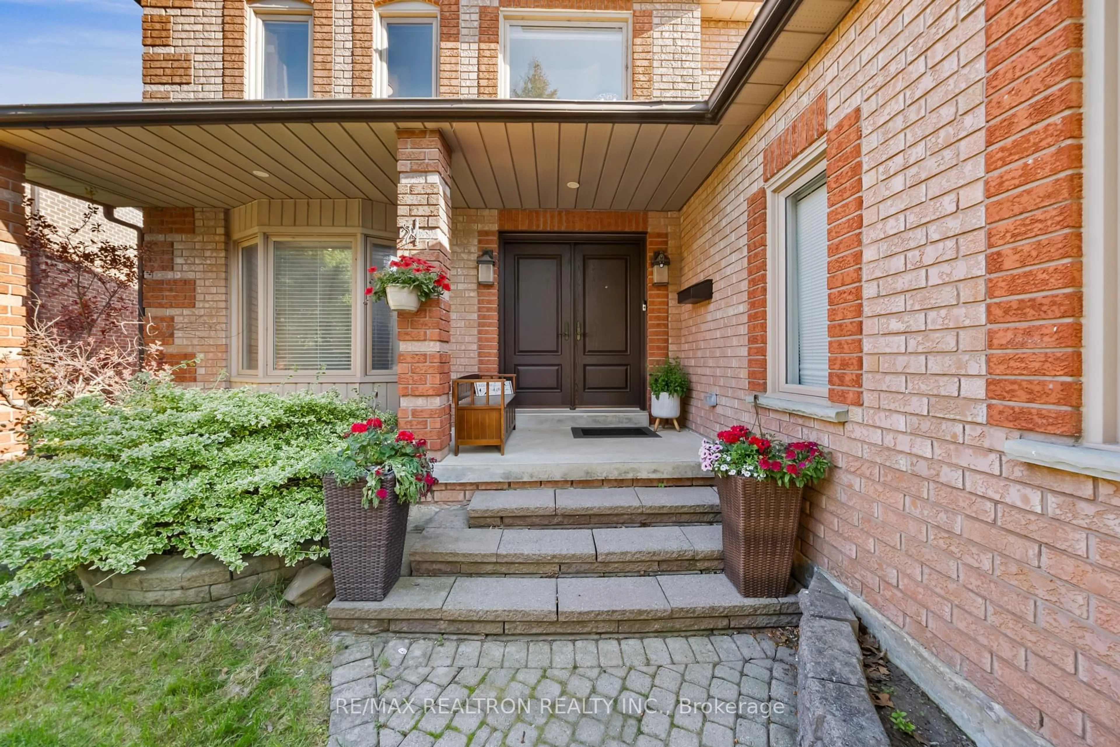 Home with brick exterior material, street for 1016 Red Pine Cres, Mississauga Ontario L5H 4E8