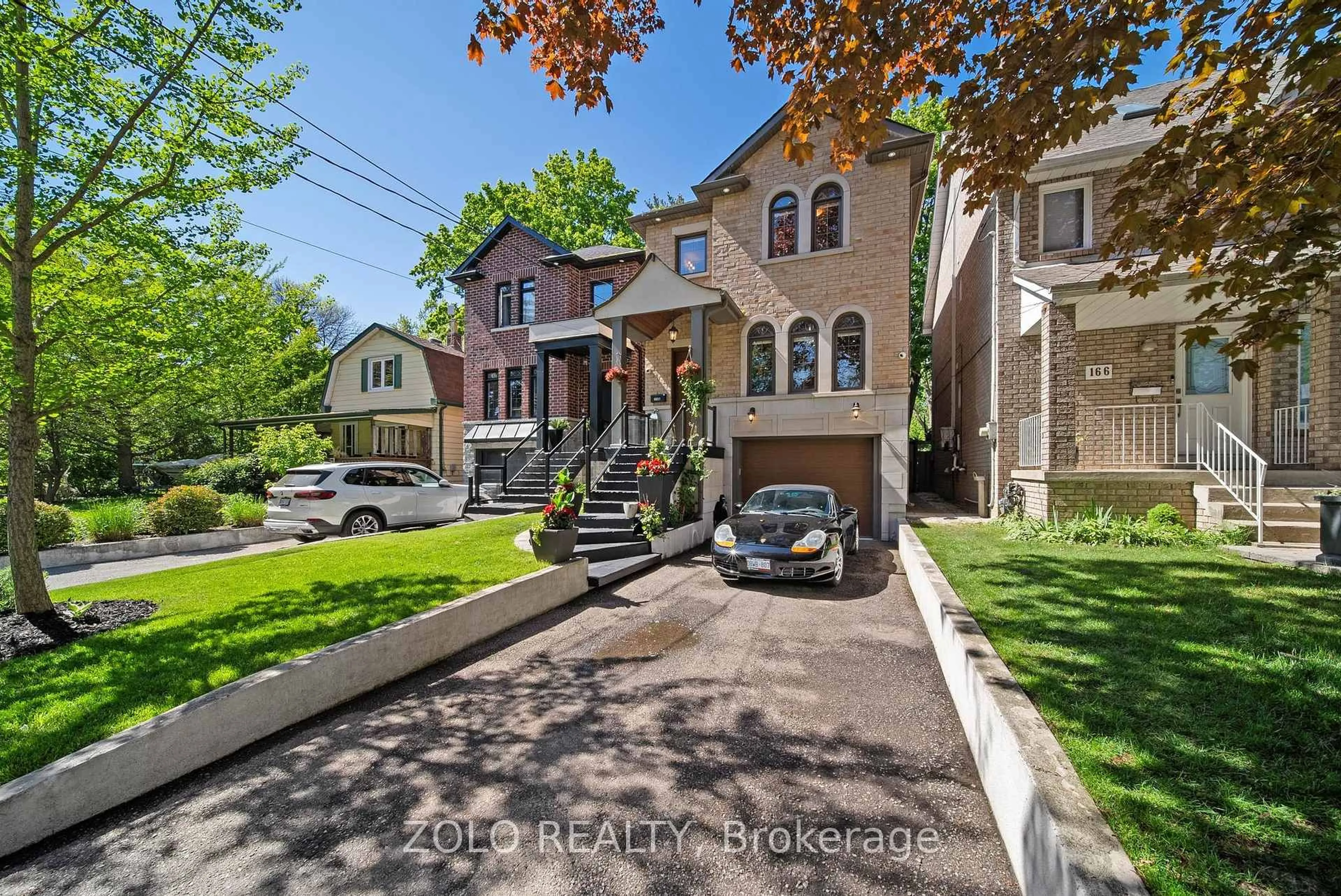 A pic from outside/outdoor area/front of a property/back of a property/a pic from drone, street for 168A Lake Prom, Toronto Ontario M8W 1A7