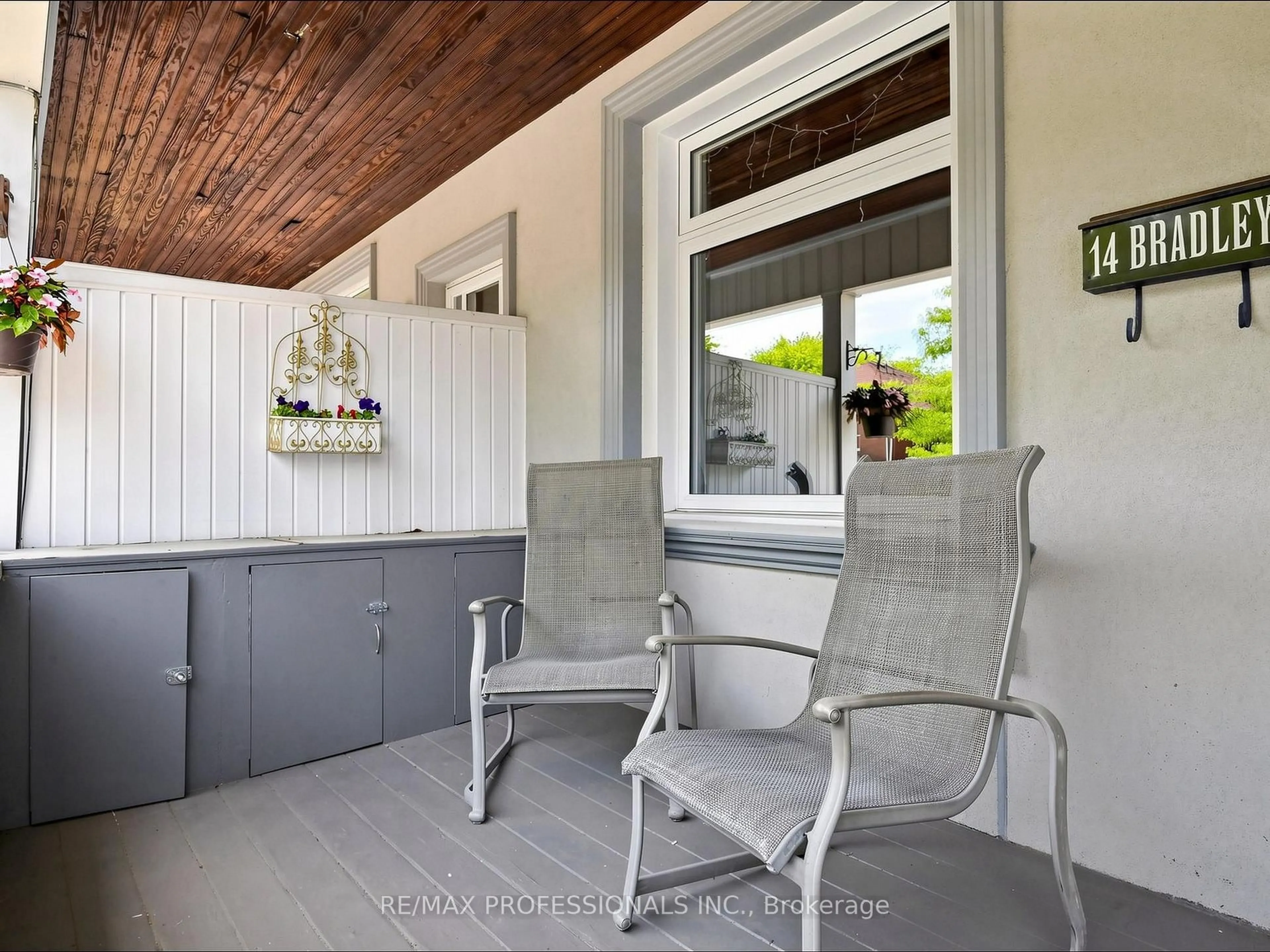 Patio, street for 14 Bradley Ave, Toronto Ontario M6S 2N1