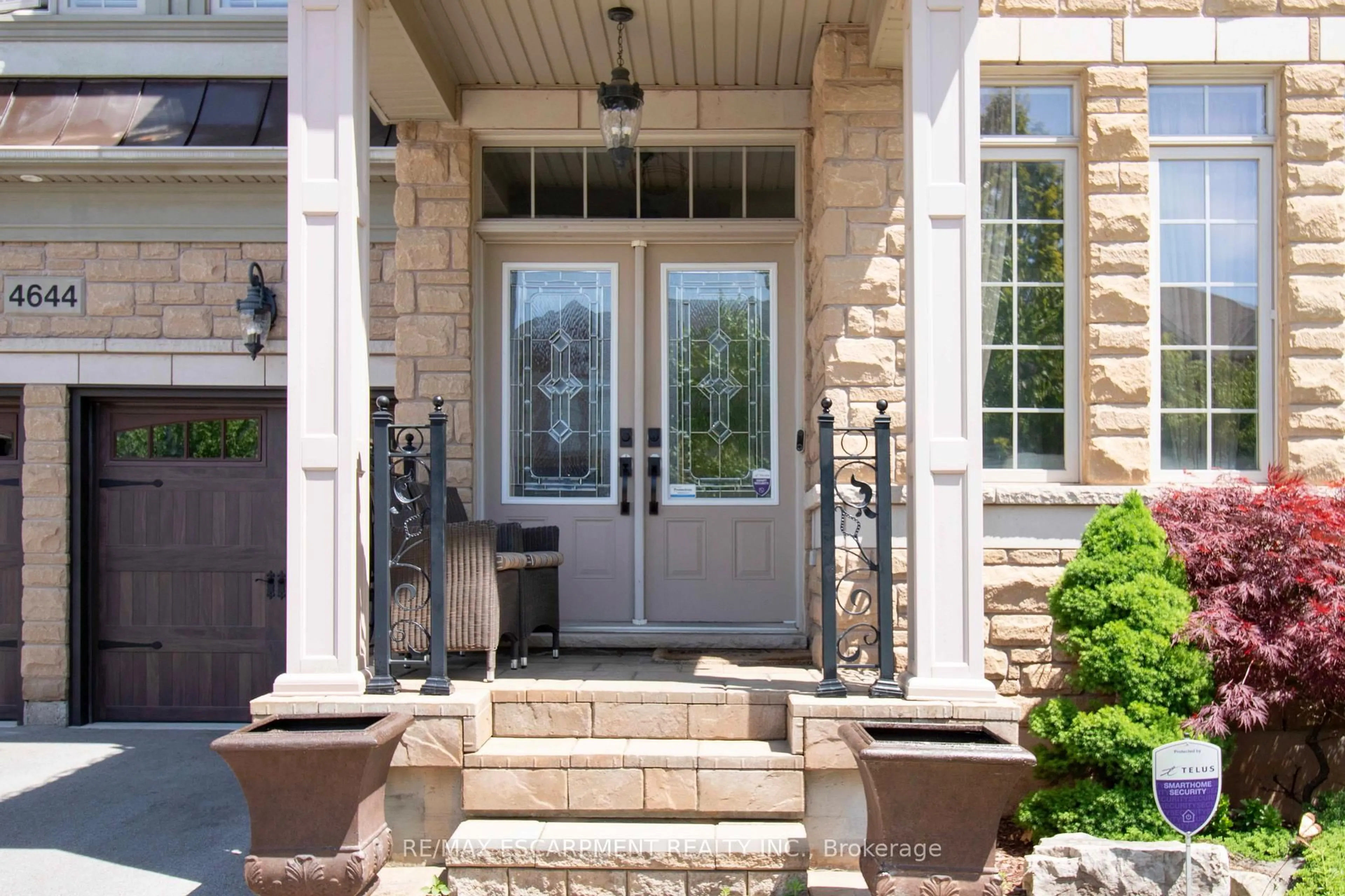 Indoor entryway for 4644 Ethel Rd, Burlington Ontario L7M 0E4