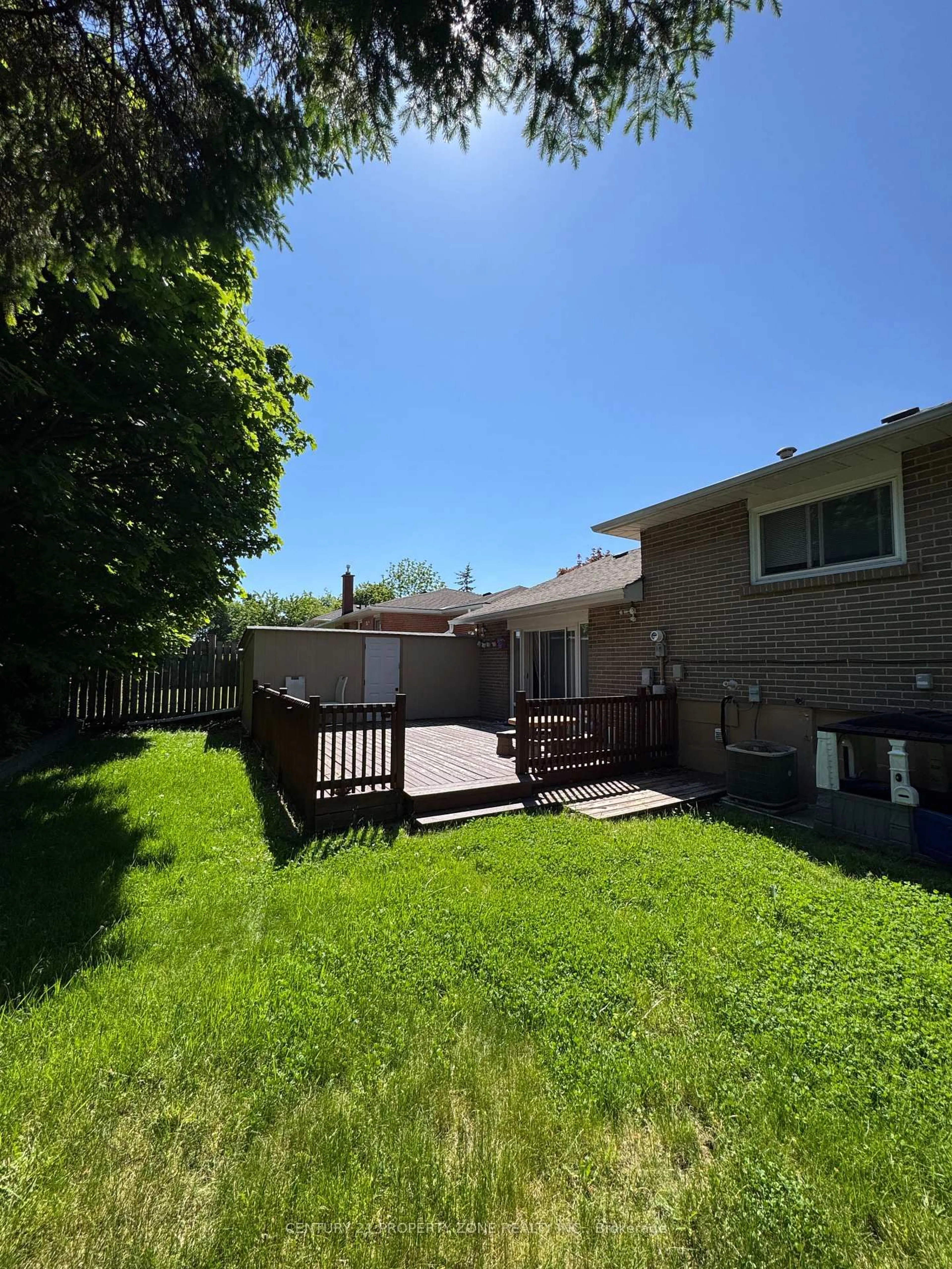 Unknown for 33 Flowertown Ave, Brampton Ontario L6X 2K4