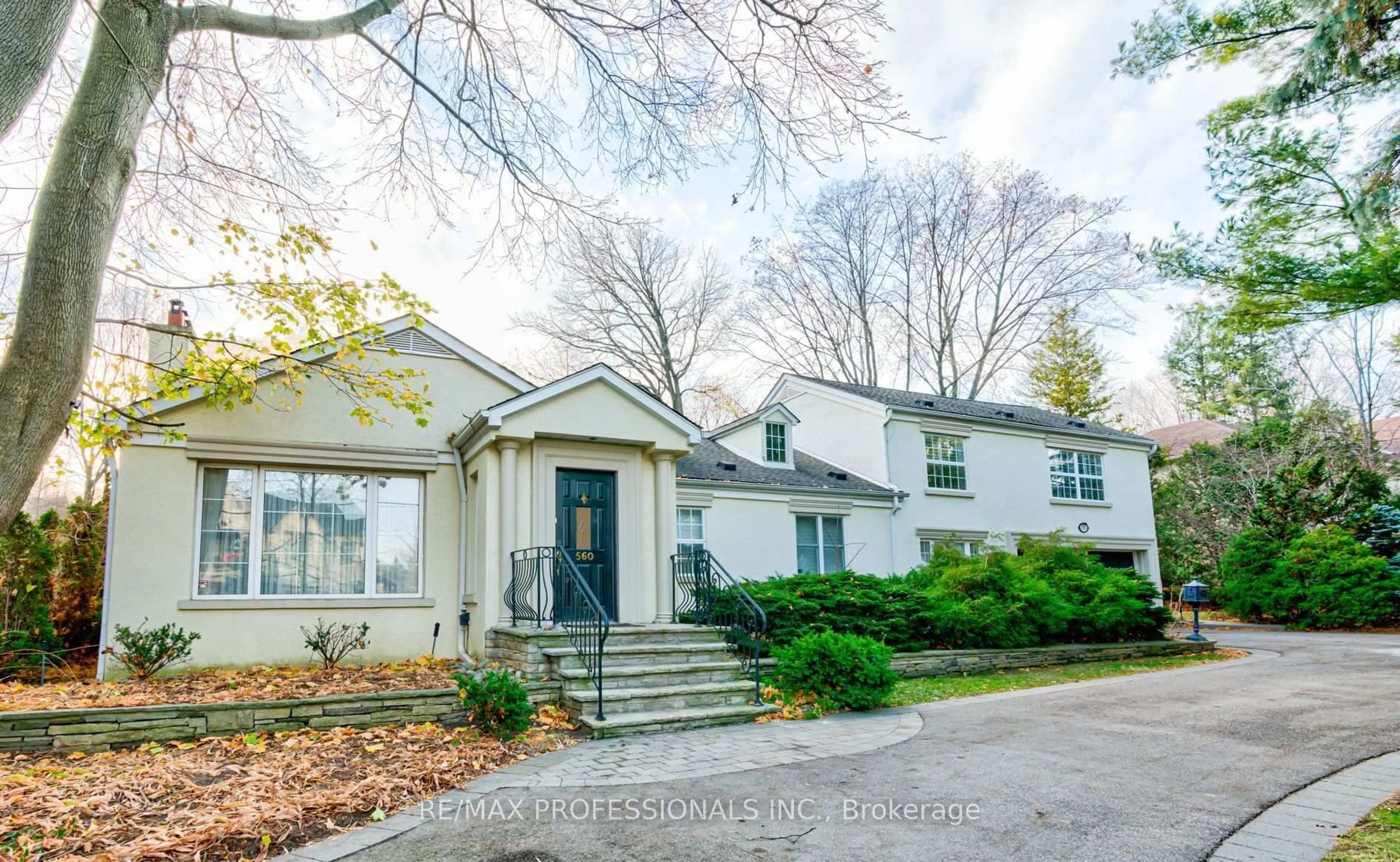 Unknown for 560 Meadow Wood Rd, Mississauga Ontario L5J 2S3