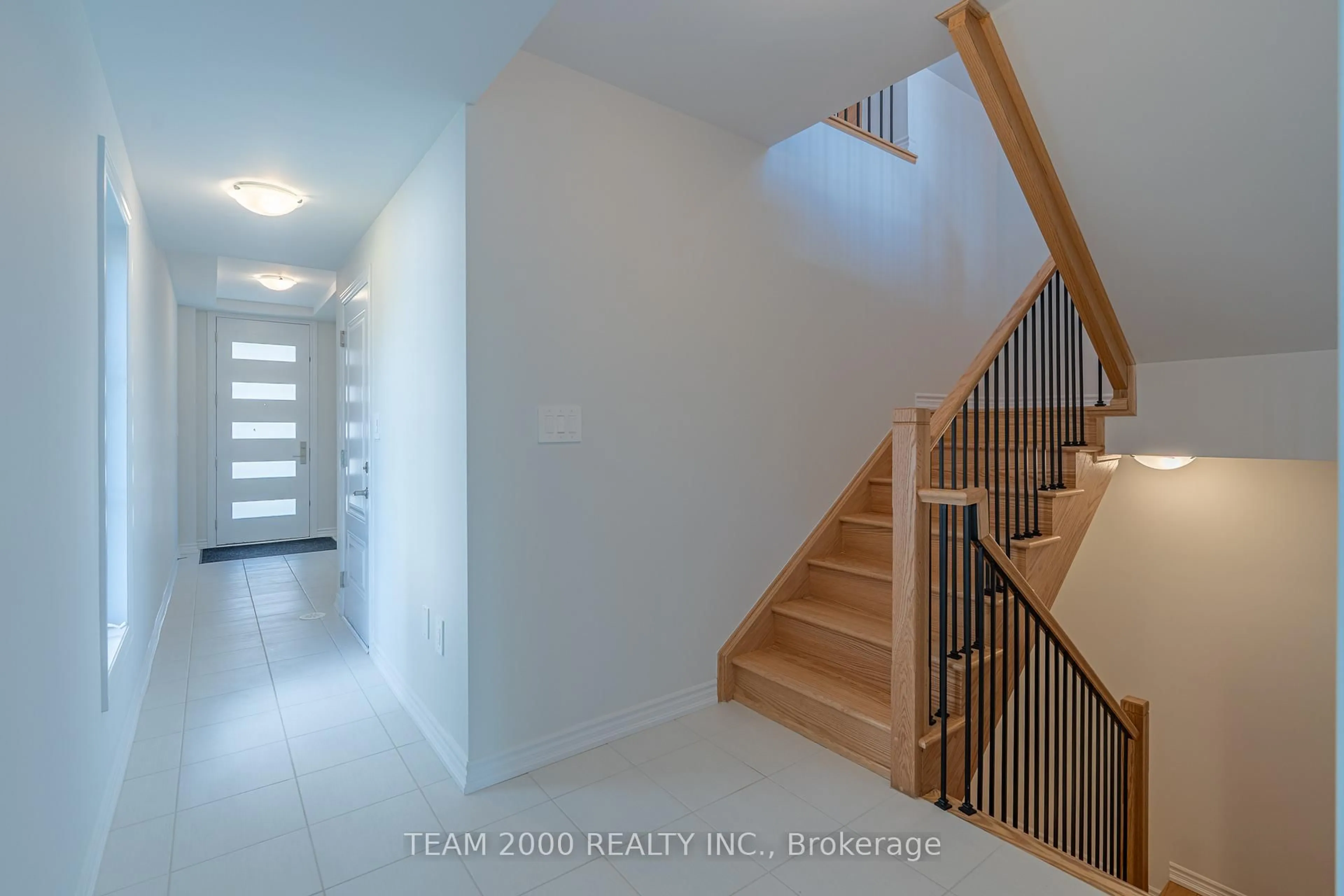 Unknown for 5965 Saigon St, Mississauga Ontario L5V 0E9