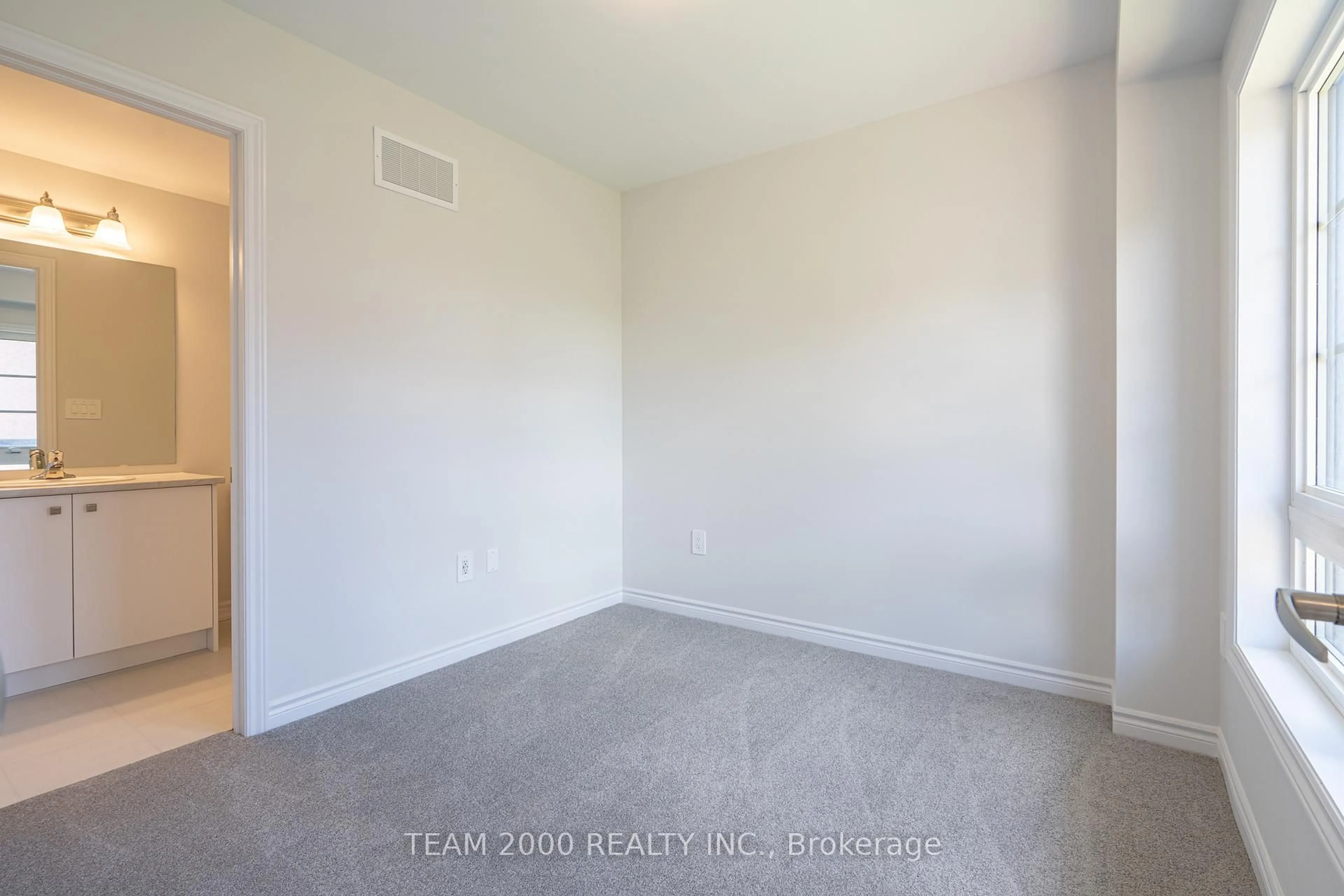 A pic of a room for 5965 Saigon St, Mississauga Ontario L5V 0E9