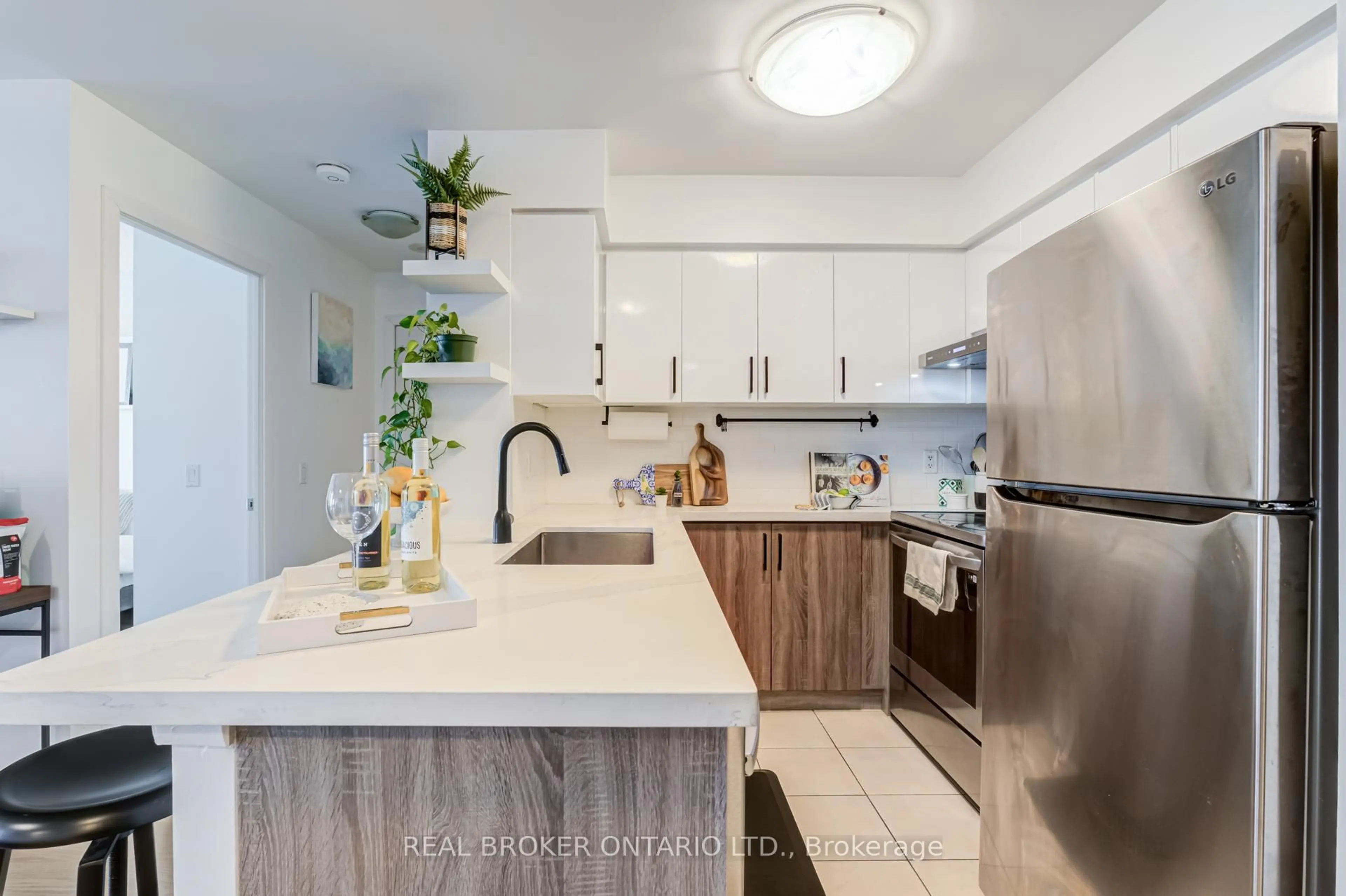 Unknown for 225 Sherway Gardens Rd #2806, Toronto Ontario M9C 0A3