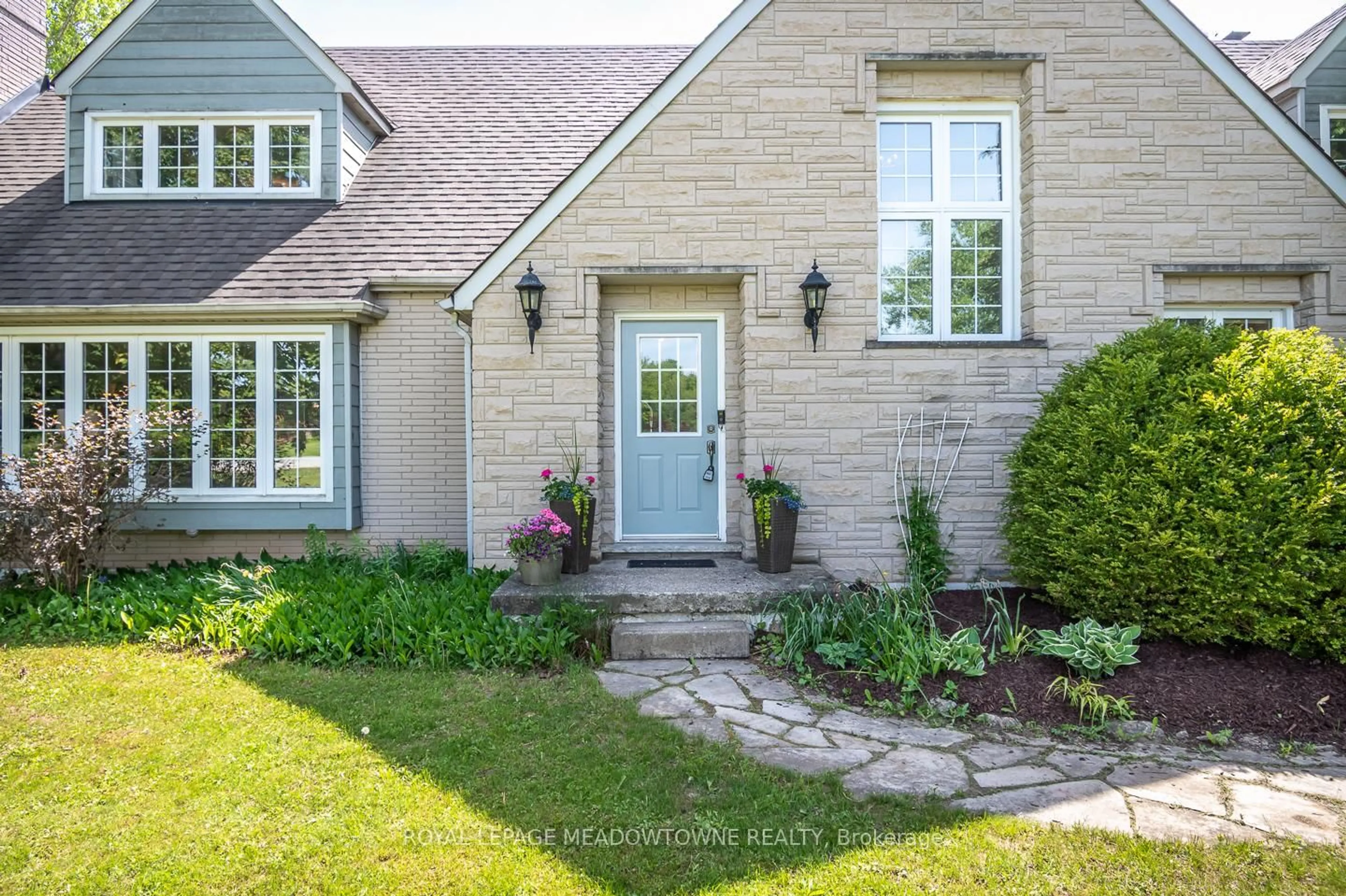 Home with brick exterior material, street for 11276 Amos Dr, Milton Ontario L0P 1B0