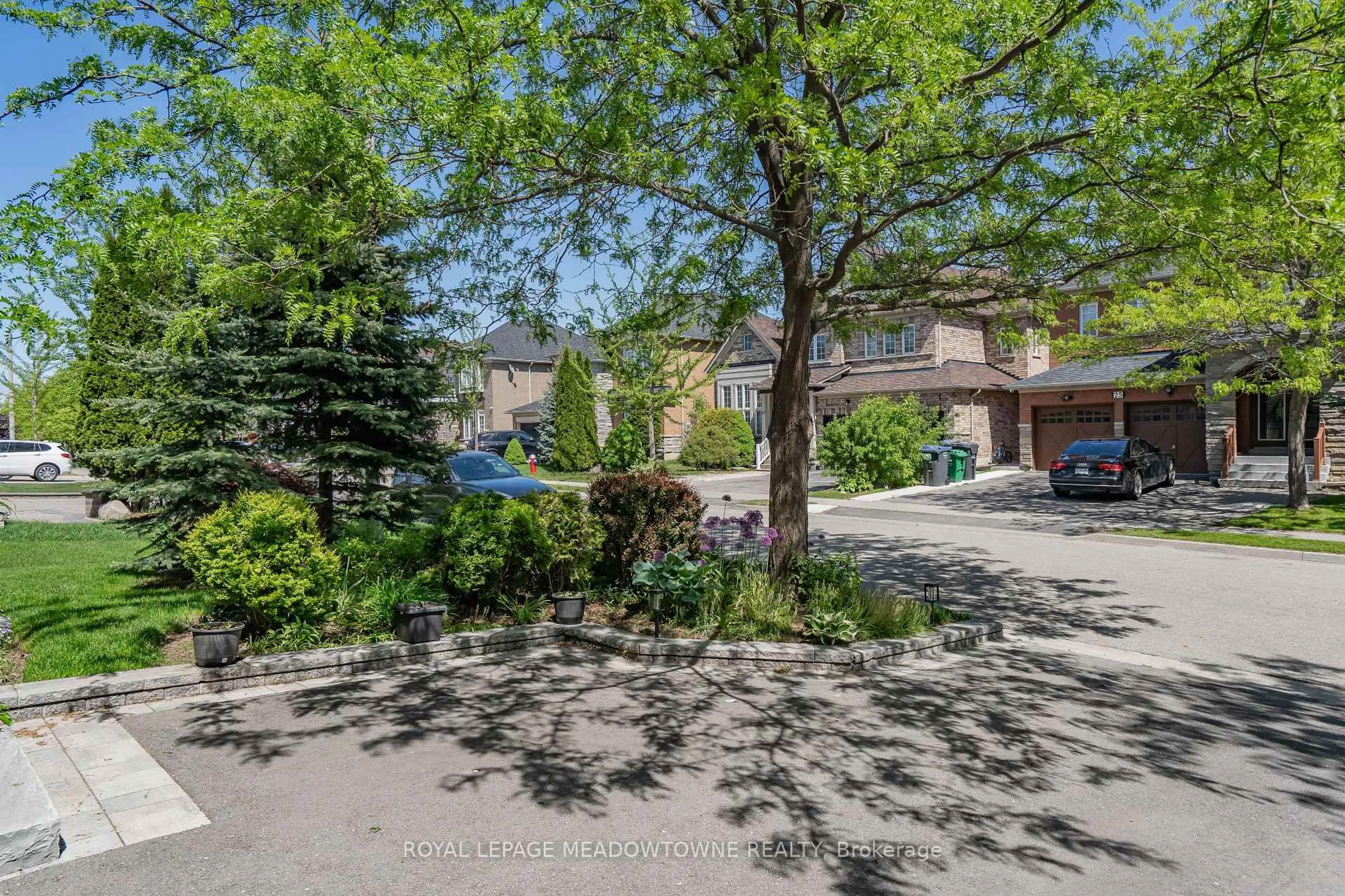Unknown for 26 Emperor Dr, Brampton Ontario L6P 1X5