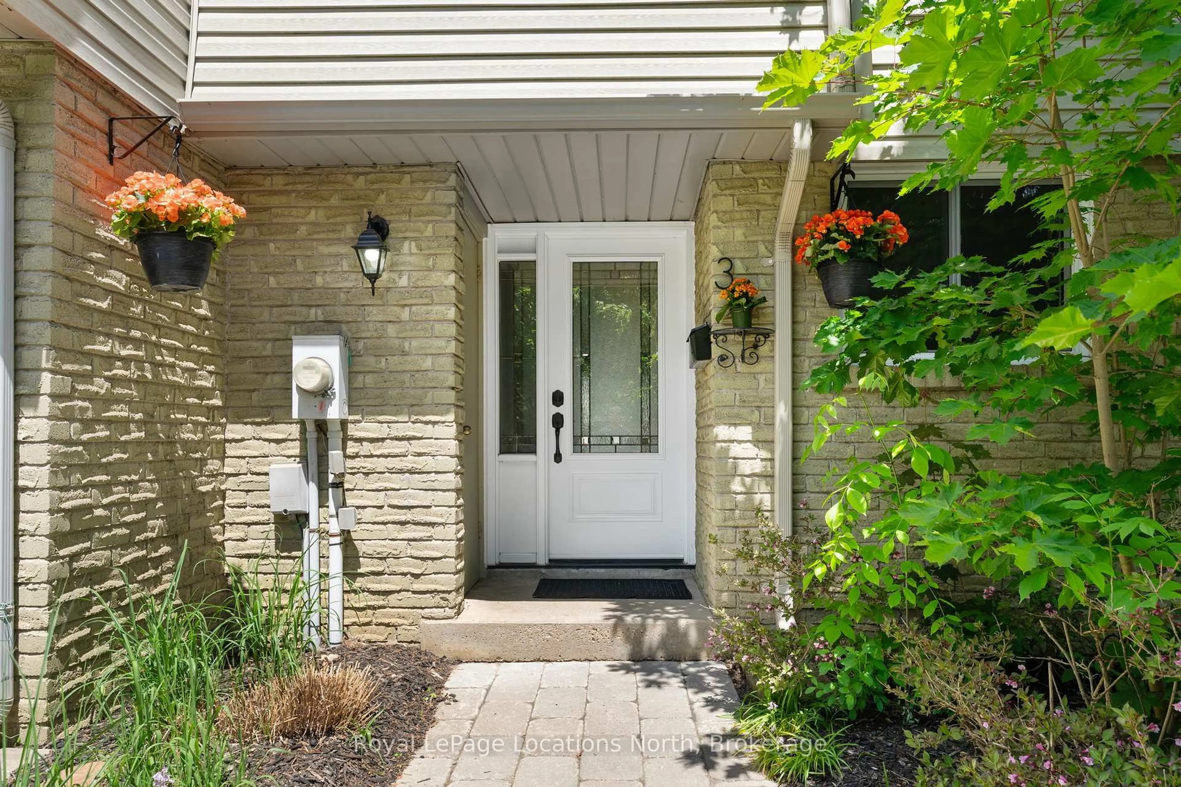 Indoor entryway for 3 Orange Mill Crt #49, Orangeville Ontario L9W 3R7