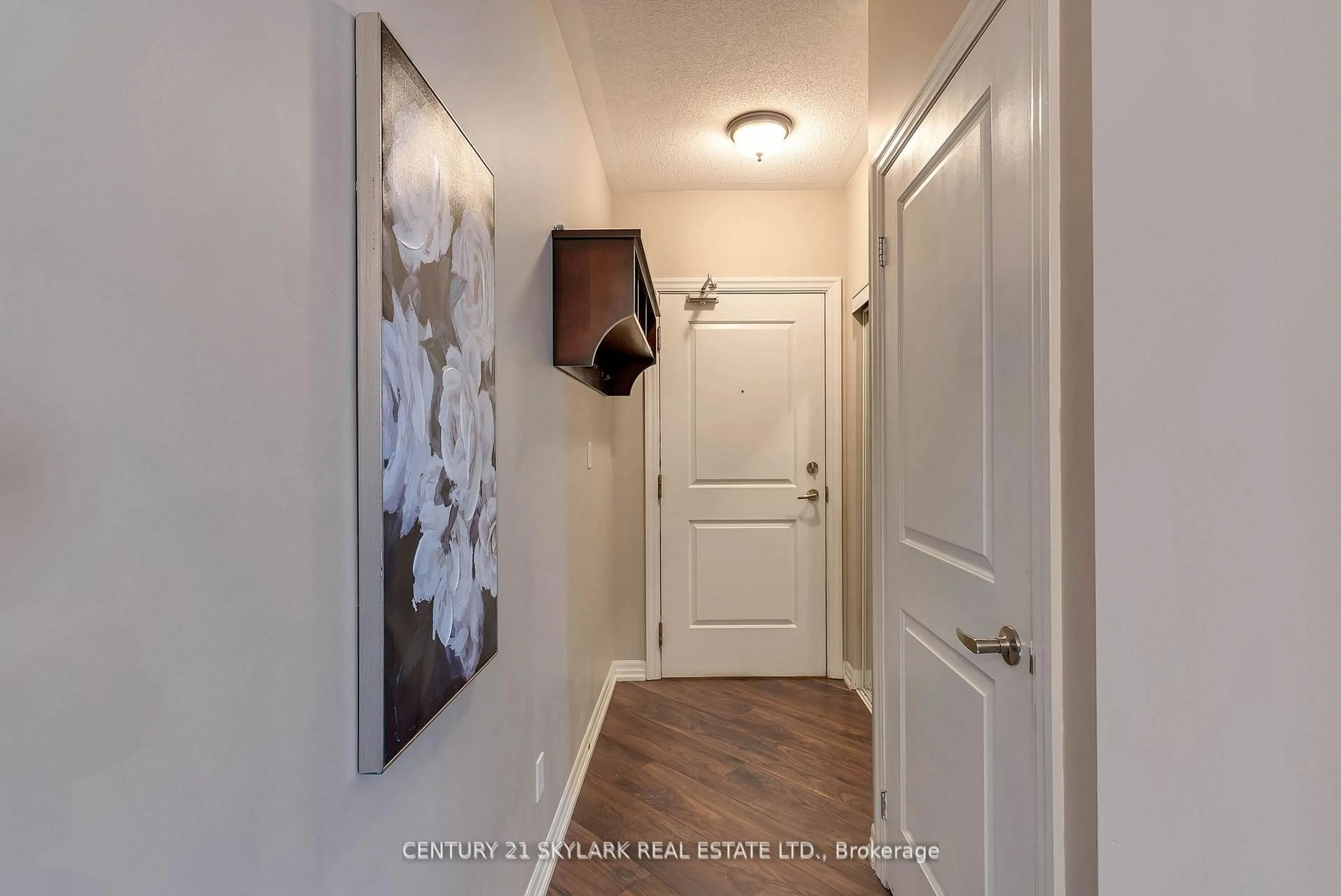 Indoor entryway for 245 Dalesford Rd #516, Toronto Ontario M8Y 4H7