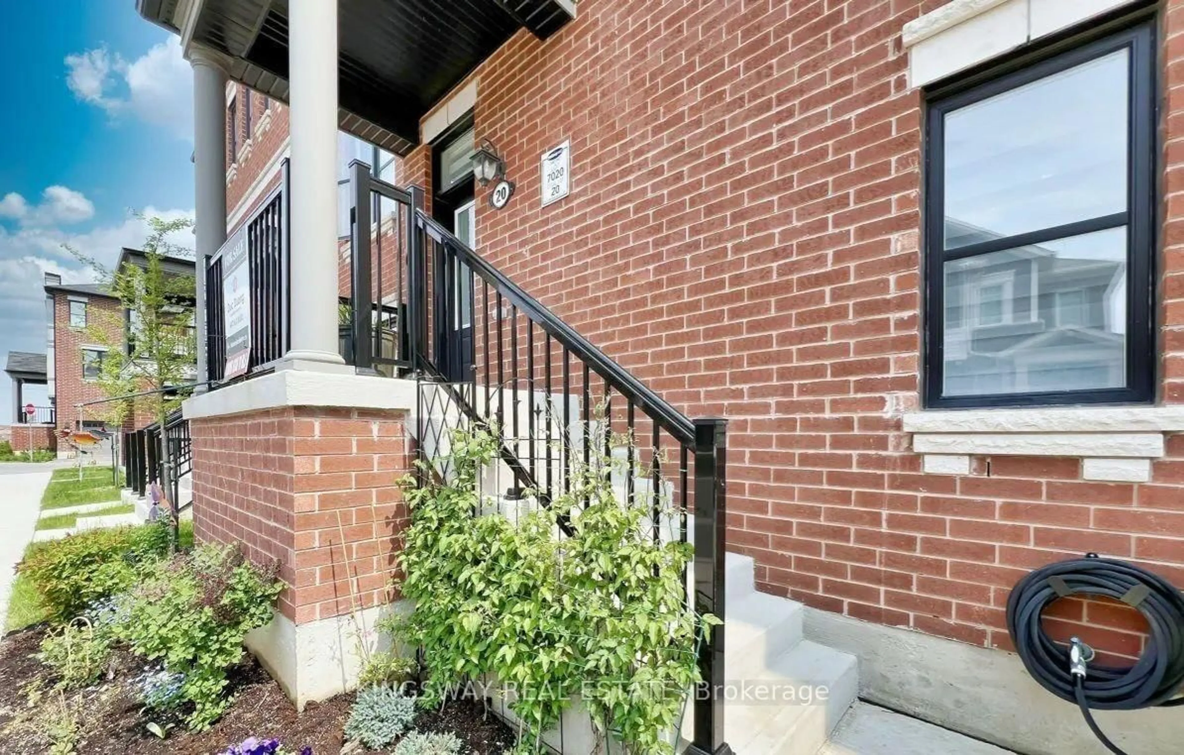 Home with brick exterior material, street for 975 WHITLOCK Ave #20, Milton Ontario L9E 1S9