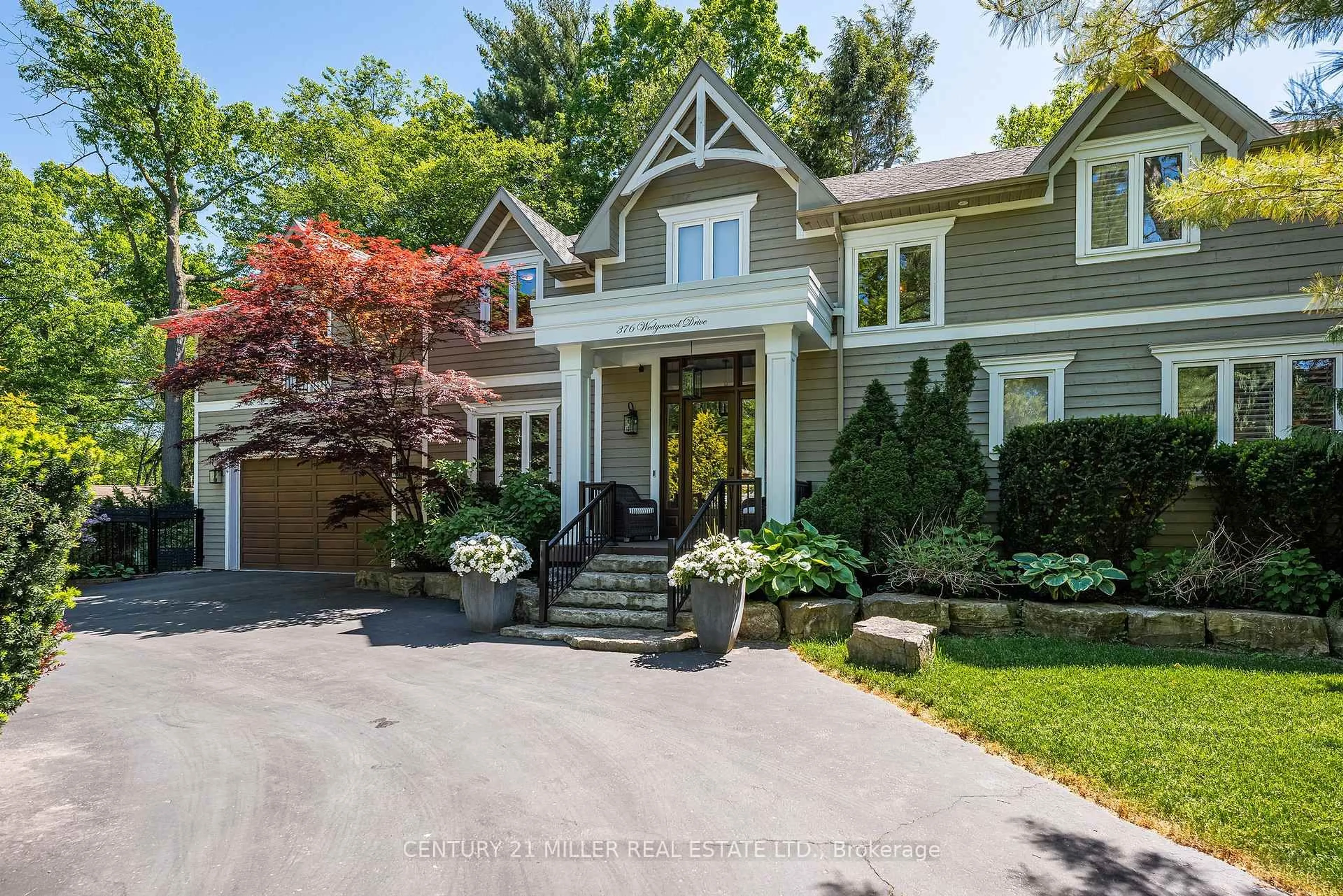 Home with brick exterior material, street for 376 Wedgewood Dr, Oakville Ontario L6J 4S1