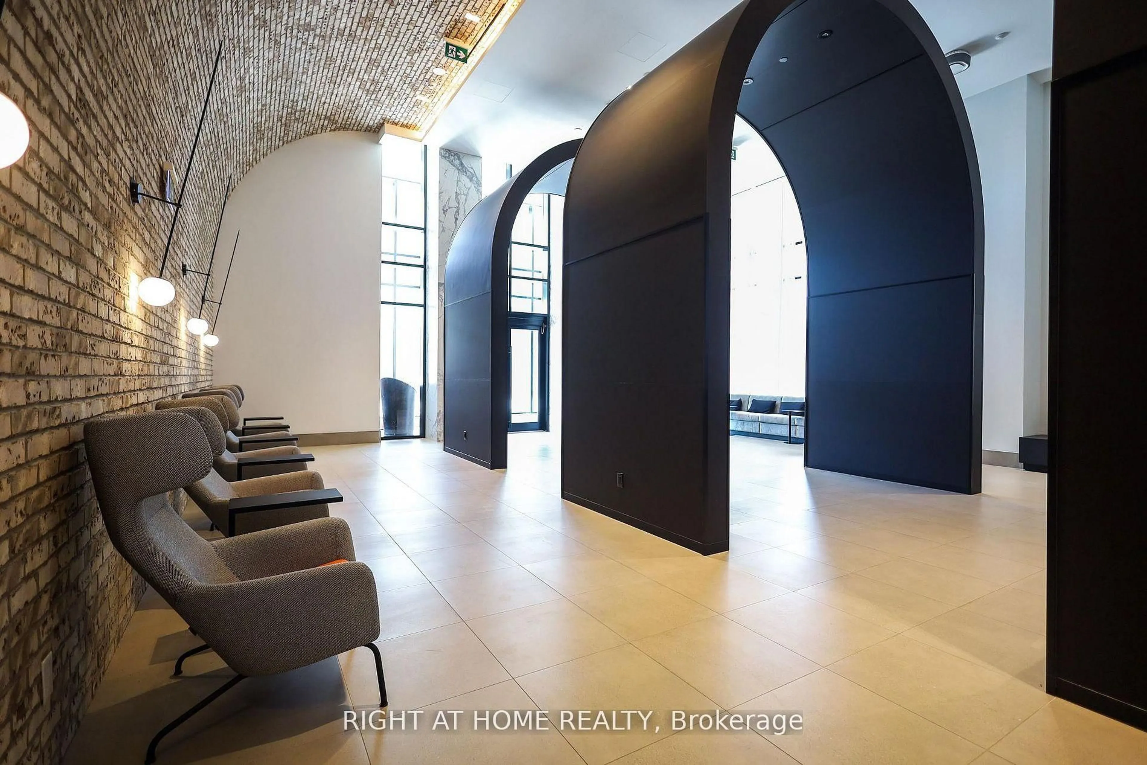 Indoor foyer for 285 Dufferin St #1608, Toronto Ontario M6K 1E6