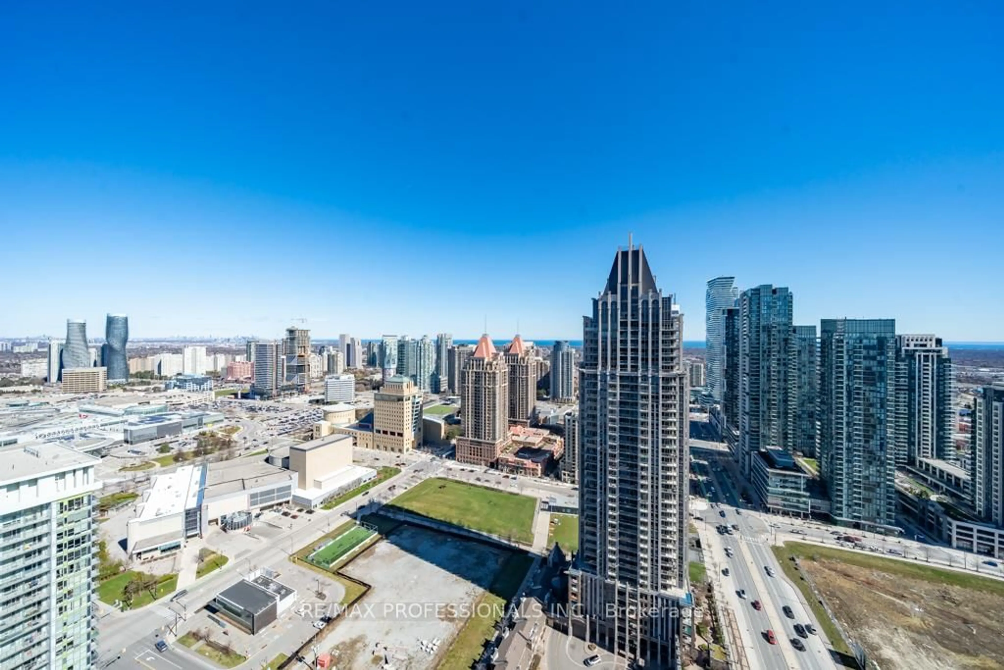 A pic from outside/outdoor area/front of a property/back of a property/a pic from drone, city buildings view from balcony for 385 Prince of Wales Dr #3506, Mississauga Ontario L5B 0C6