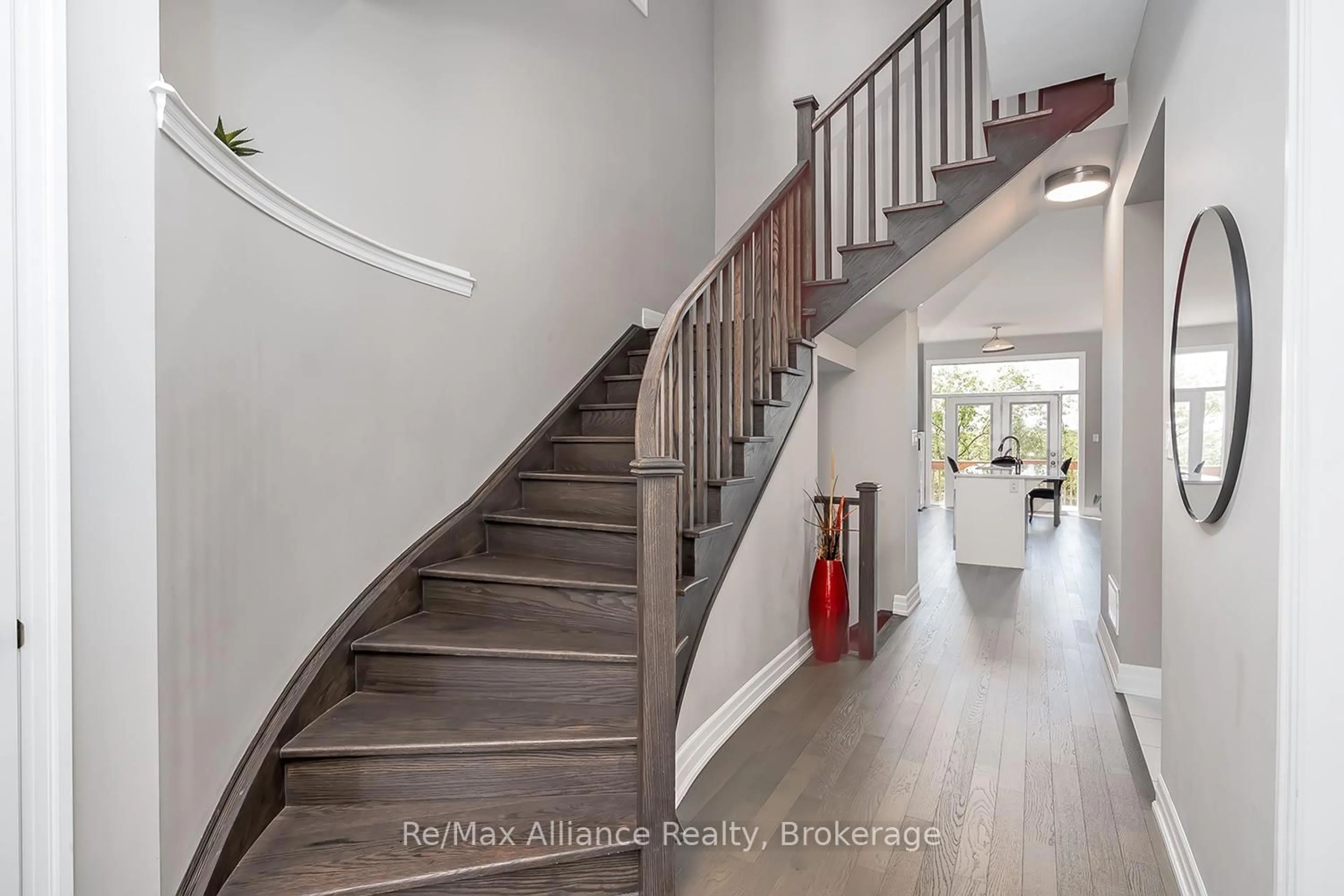 Indoor entryway for 3291 Harasym Tr, Oakville Ontario L6M 5N6