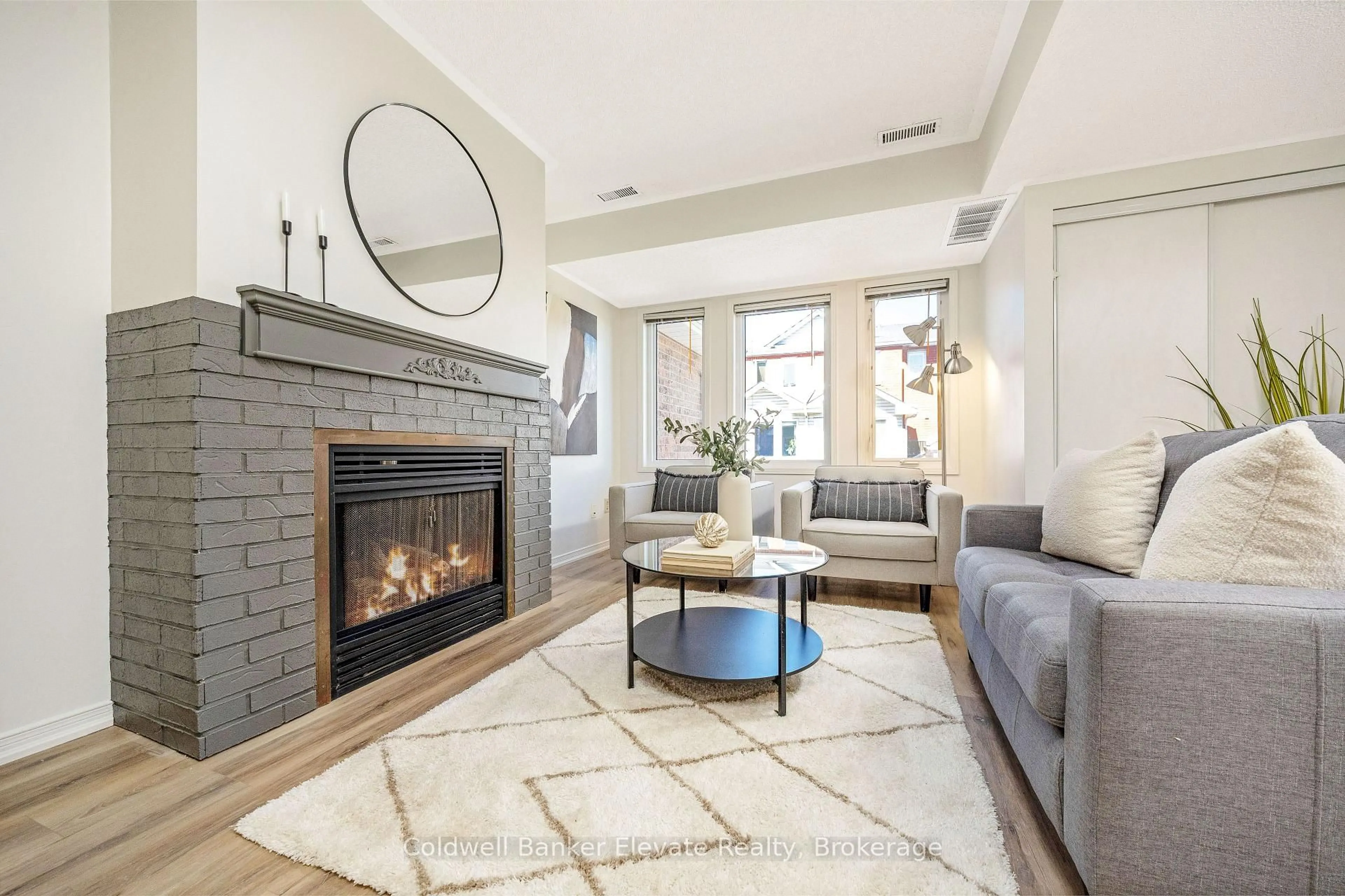 Living room with furniture, ceramic/tile floor for 50A Wylie Circ, Halton Hills Ontario L7G 5L9