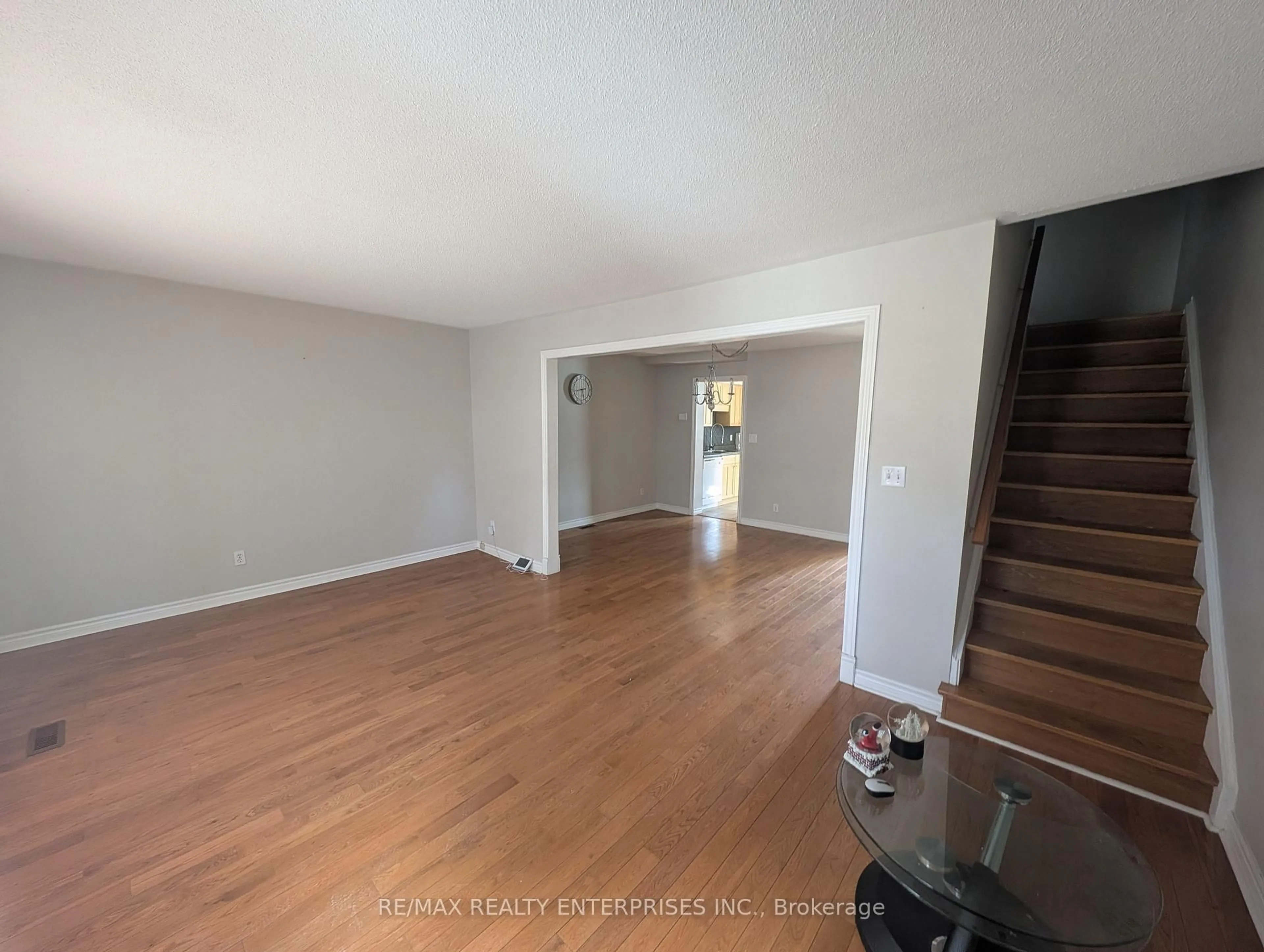 A pic of a room for 3665 Flamewood Dr #9, Mississauga Ontario L4Y 3P5