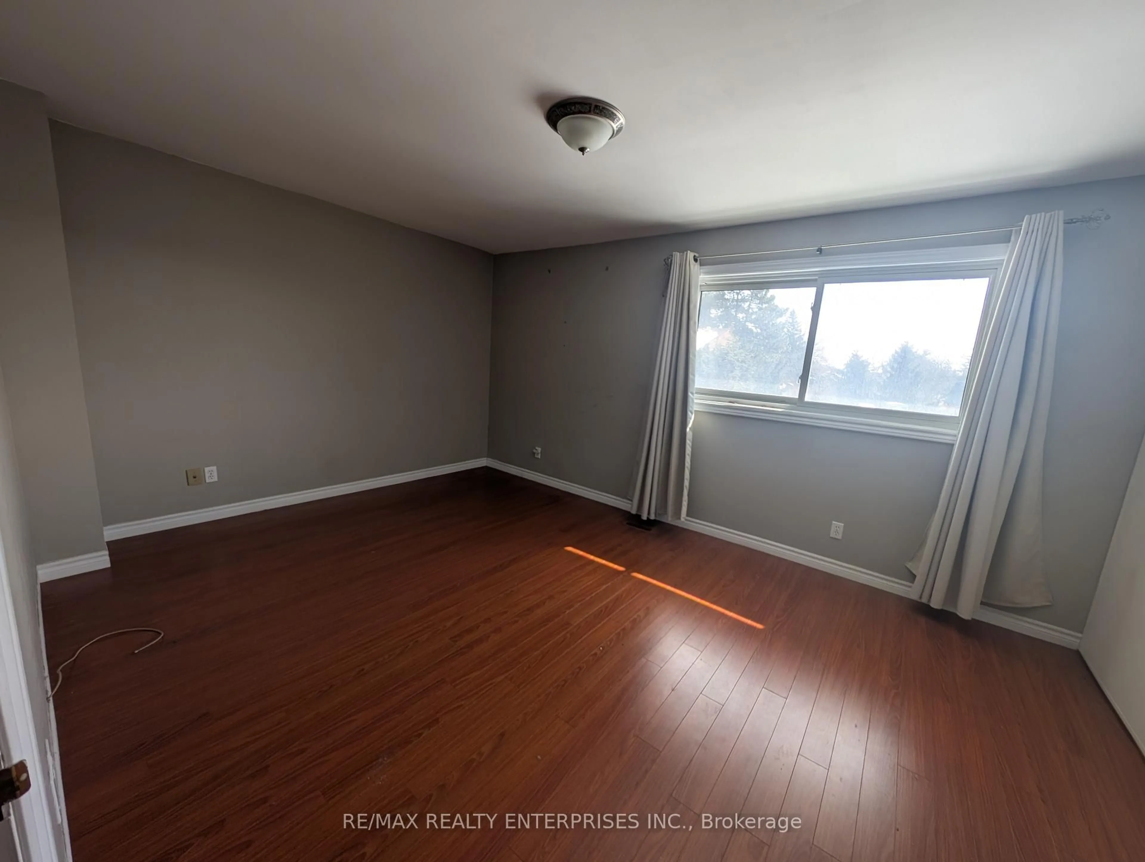 A pic of a room for 3665 Flamewood Dr #9, Mississauga Ontario L4Y 3P5