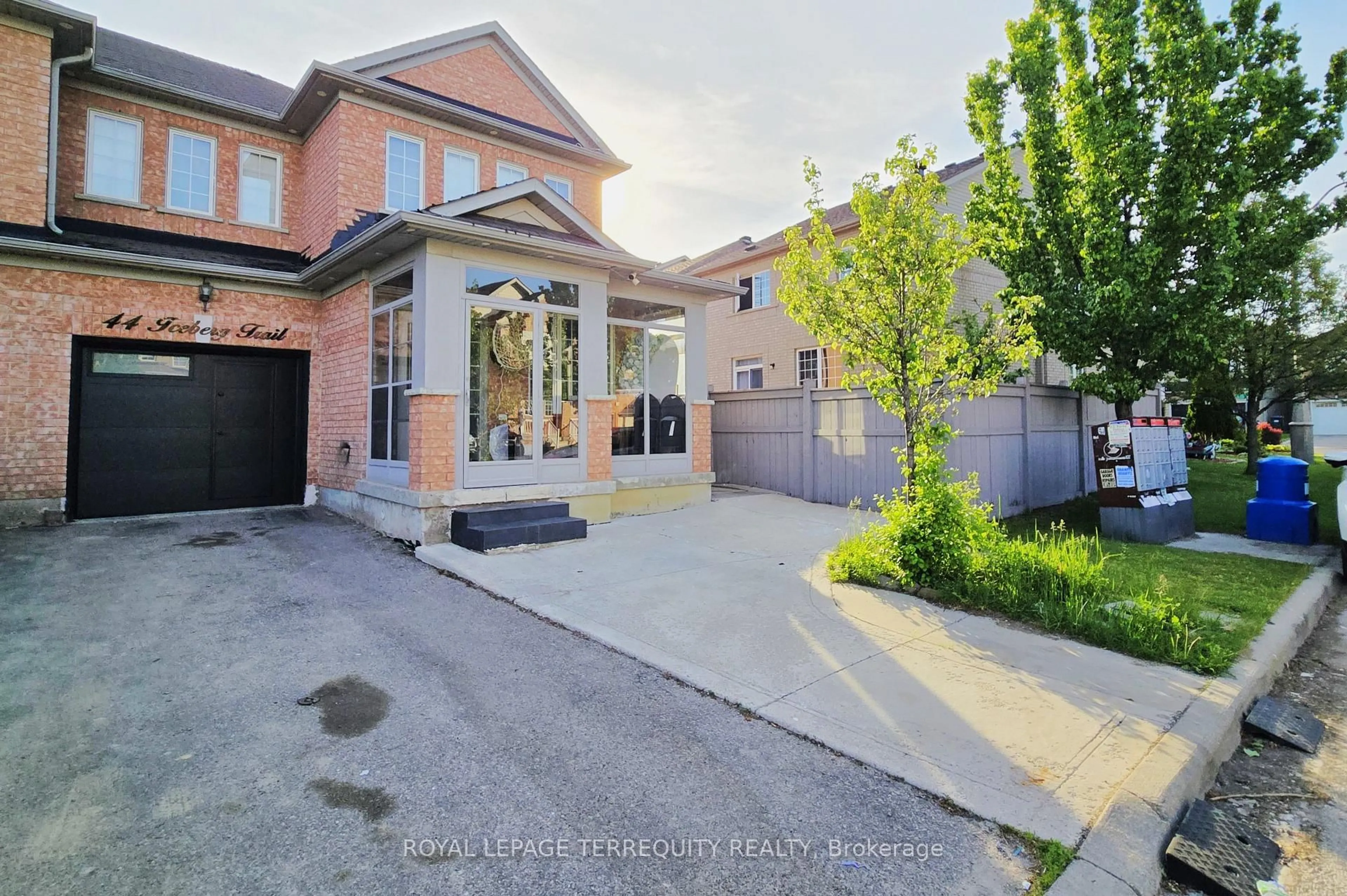 Unknown for 44 Iceberg Tr, Brampton Ontario L6R 0J7