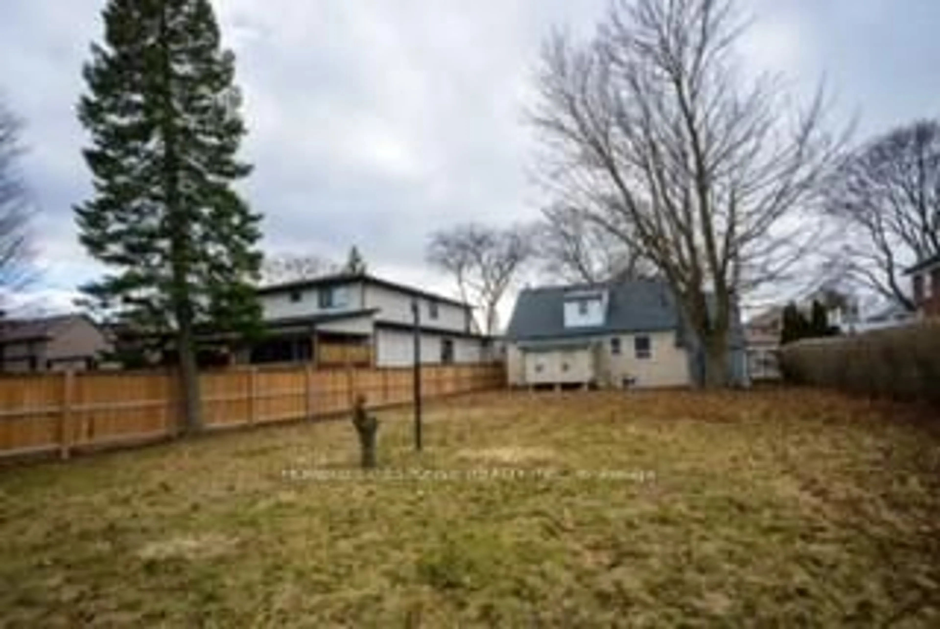 A pic from outside/outdoor area/front of a property/back of a property/a pic from drone, street for 119 Wedgewood Dr, Toronto Ontario M9B 4J8