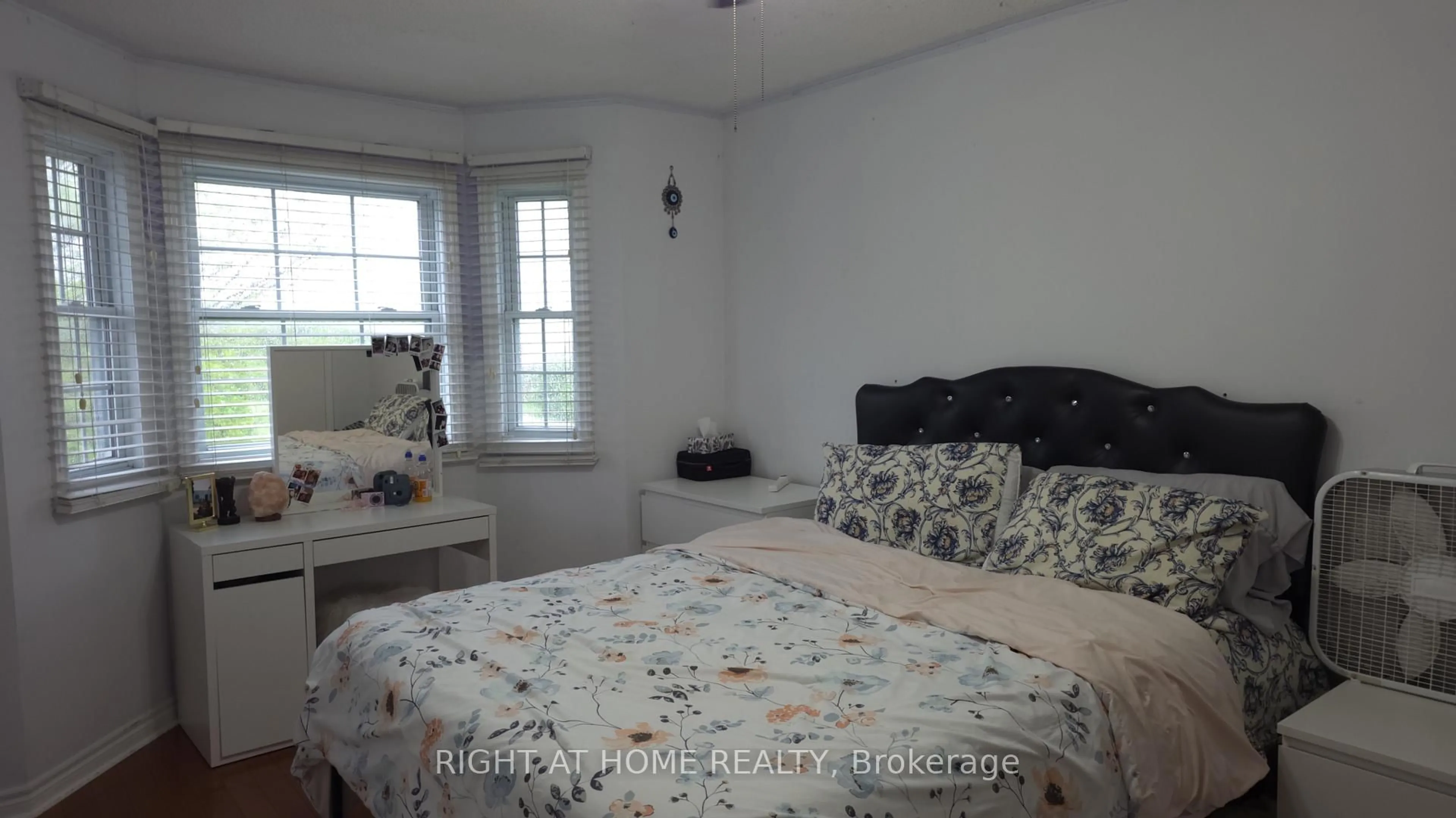 A pic of a room for 14 Santa Anita Crt, Brampton Ontario L6Y 4P8