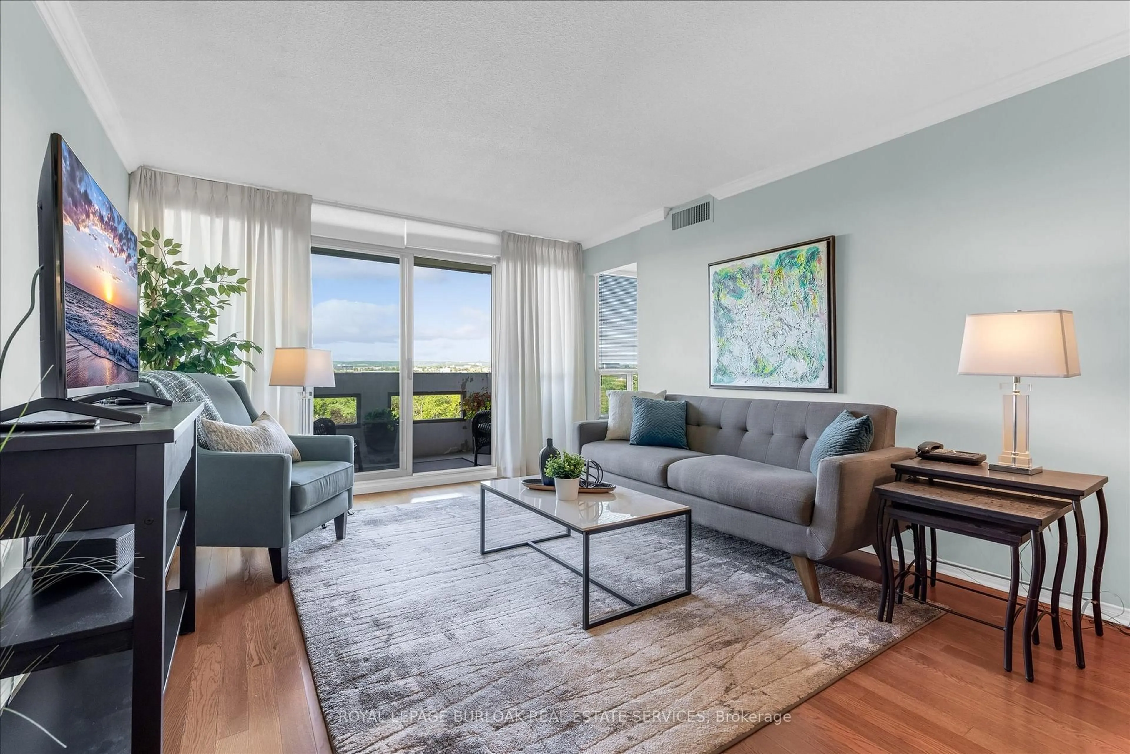 Living room with furniture, unknown for 5090 Pinedale Ave #909, Burlington Ontario L7L 3V8