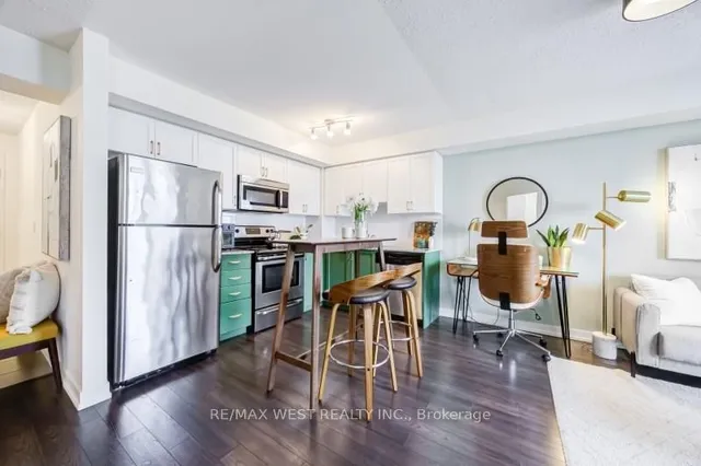 812 Lansdowne Ave #704, Toronto 4