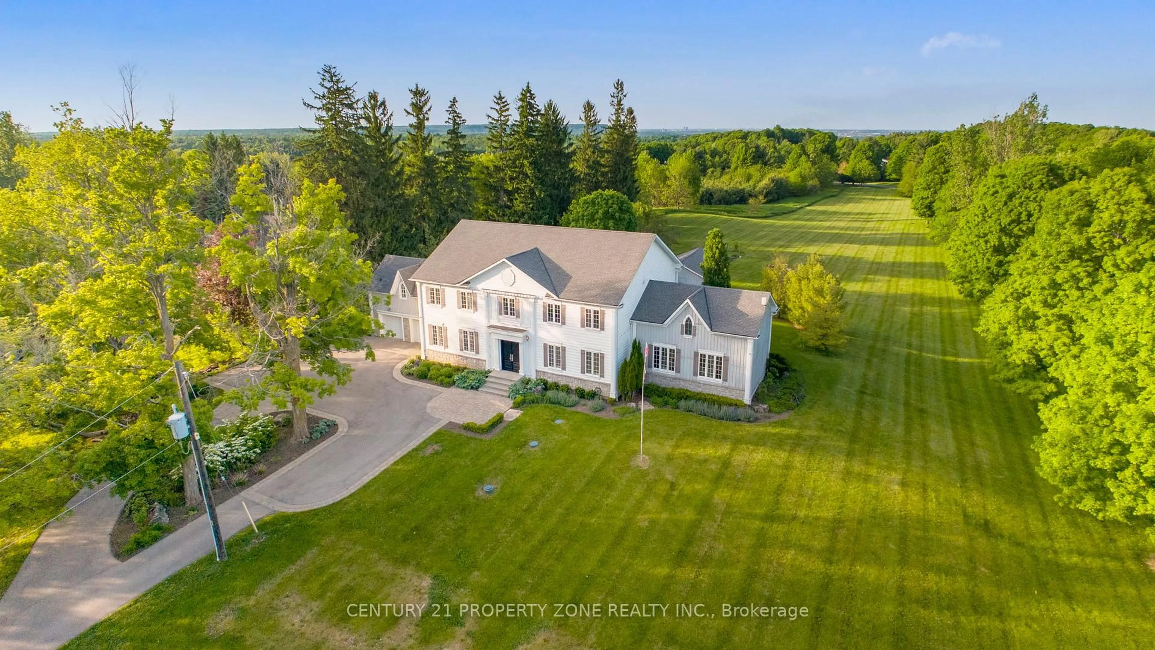 A pic from outside/outdoor area/front of a property/back of a property/a pic from drone, unknown for 6195 Milburough Line, Burlington Ontario L7P 0C8