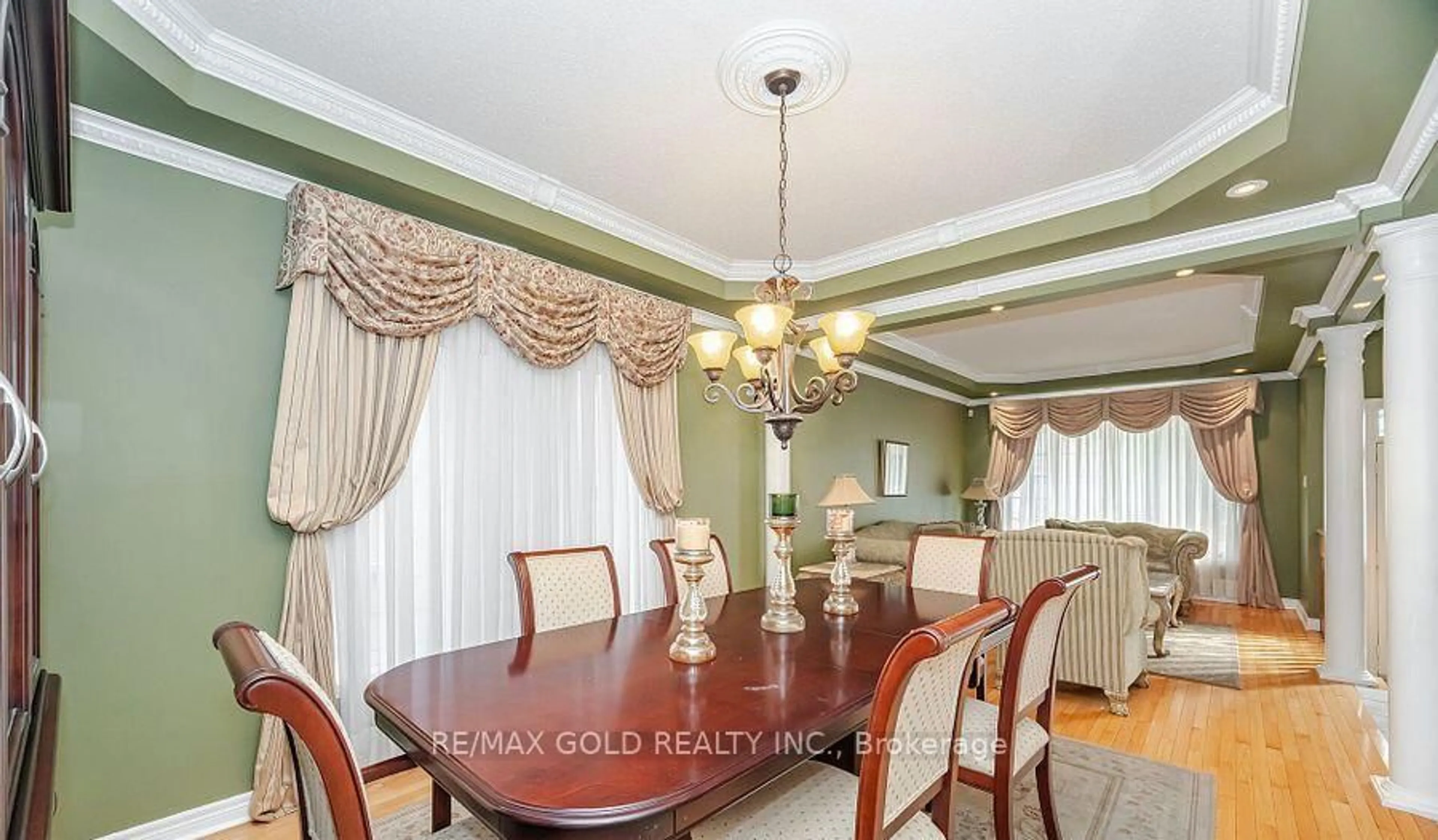 Dining room, unknown for 5 Summershade St, Brampton Ontario L6P 2B9