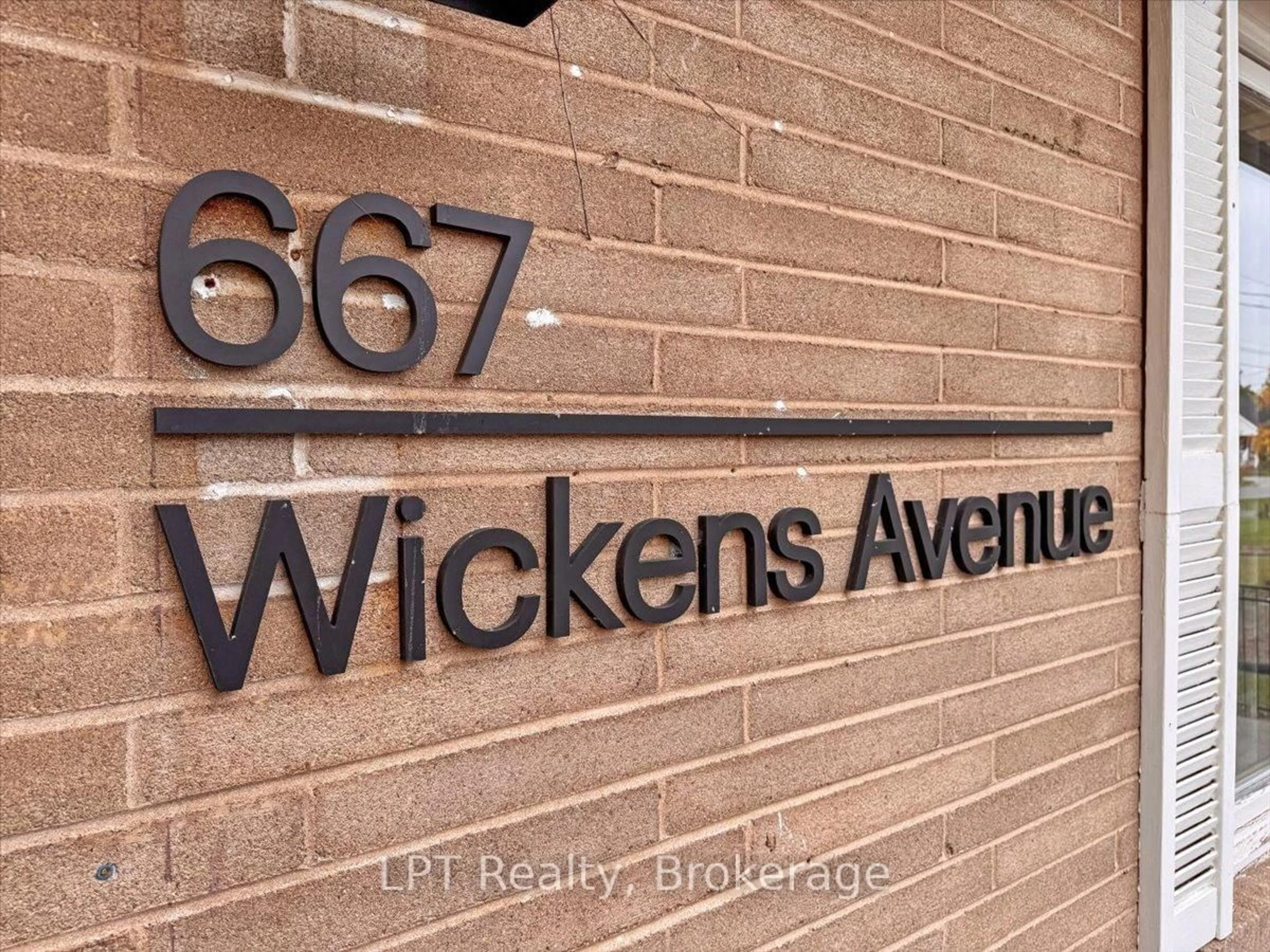 Unknown for 667 Wickens Ave, Burlington Ontario L7T 3T1