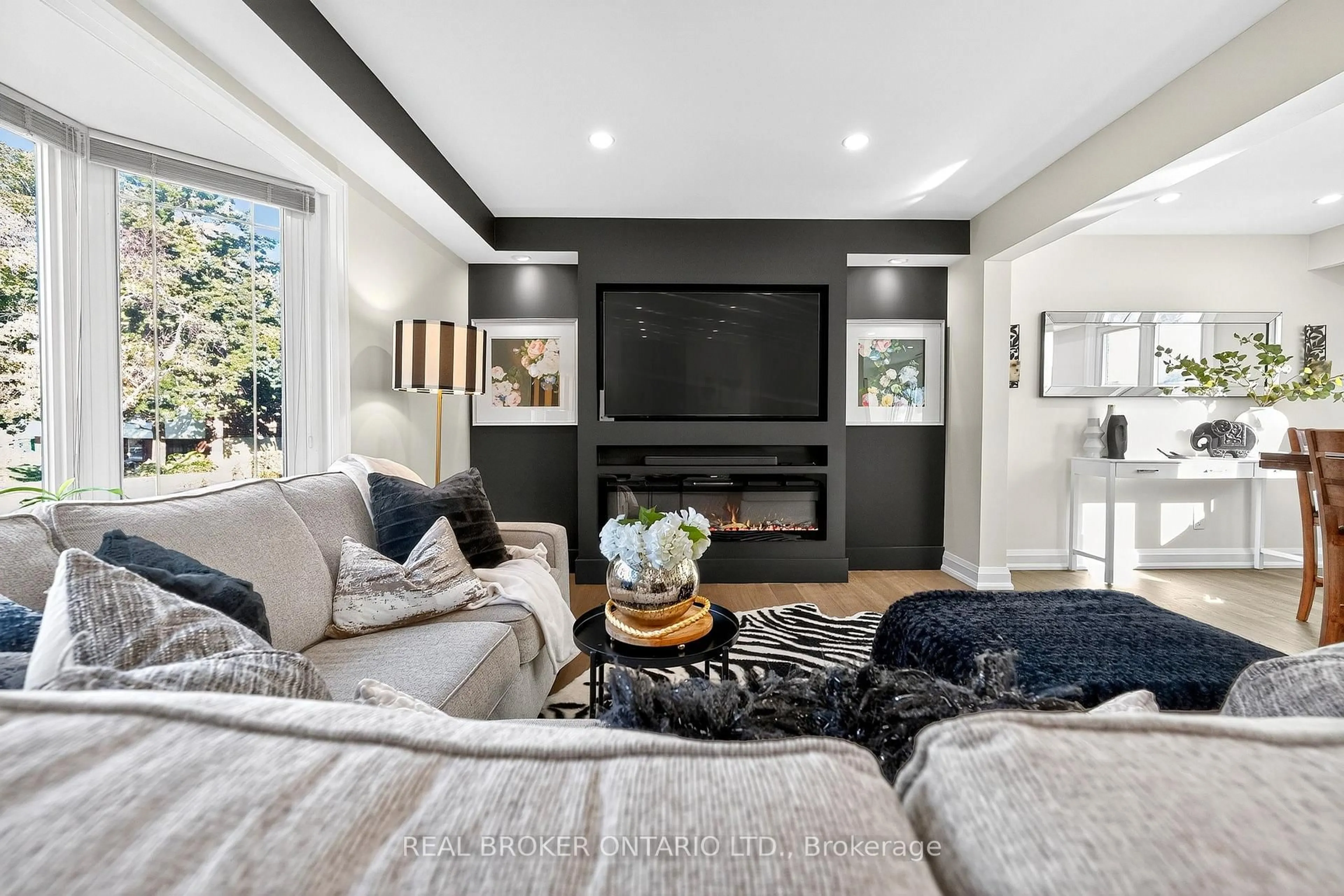 Home theater for 10 Essex Pl, Brampton Ontario L6T 2A6