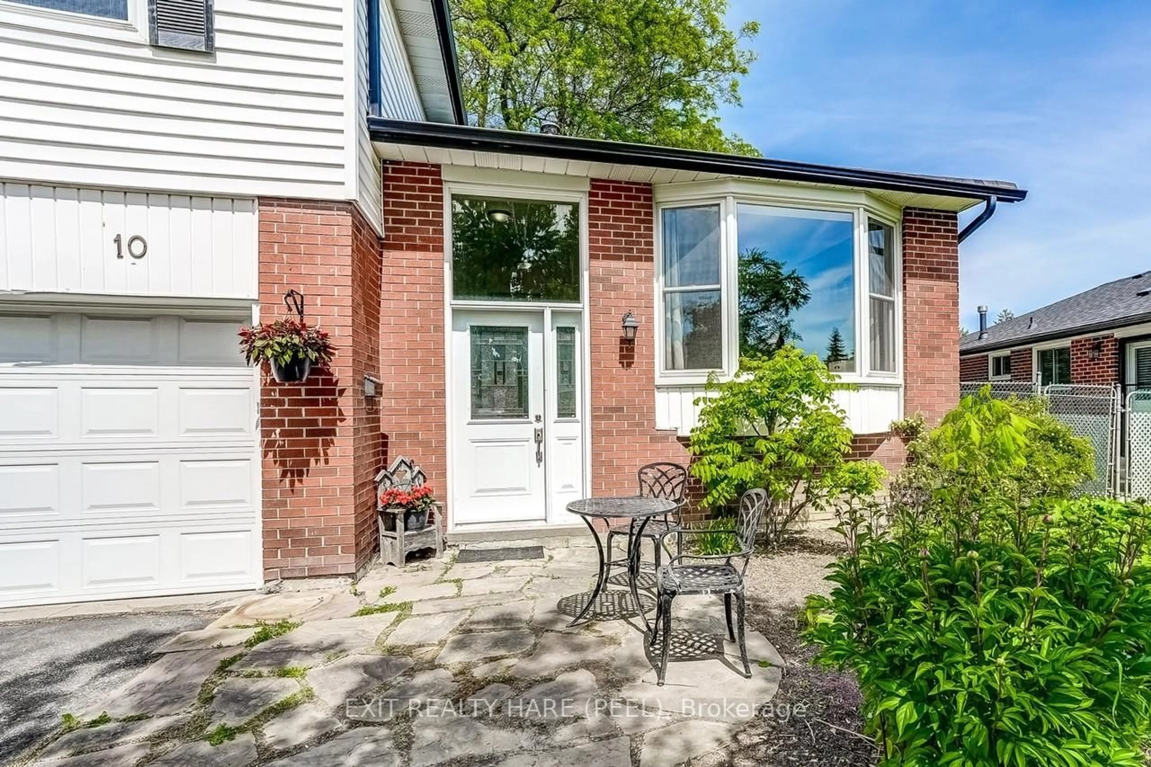Home with brick exterior material, street for 10 Duncannon Cres, Brampton Ontario L6T 3G1