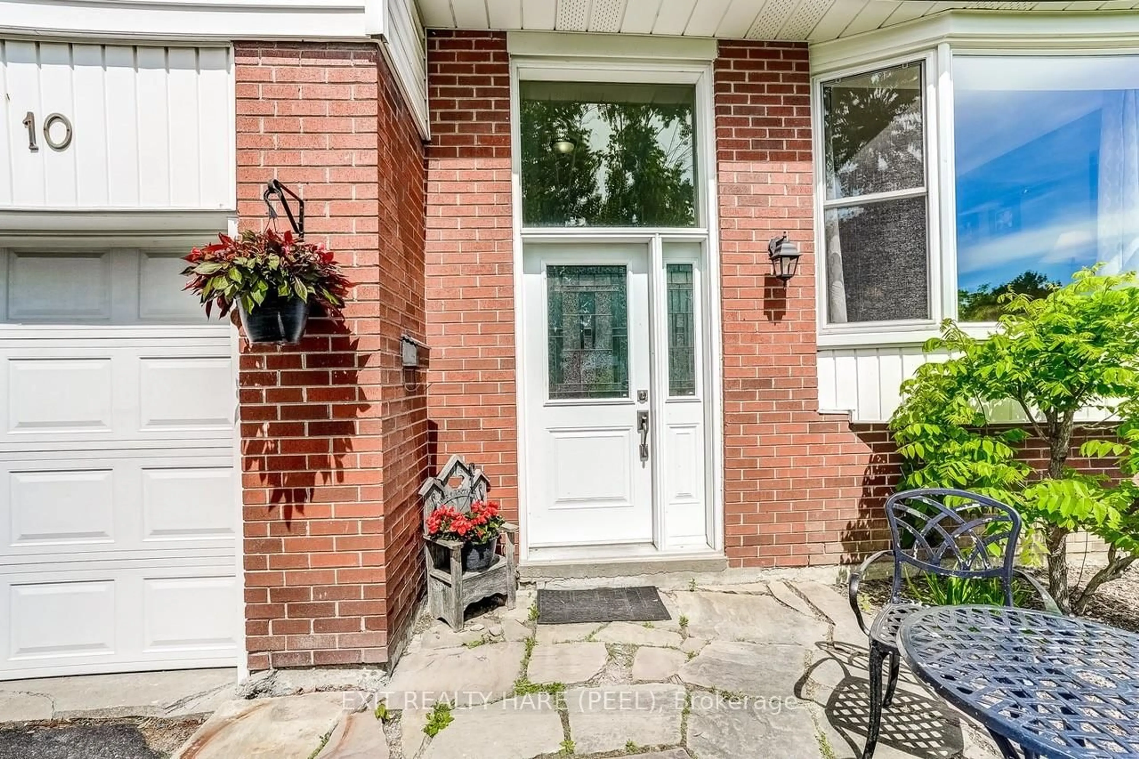 Unknown for 10 Duncannon Cres, Brampton Ontario L6T 3G1