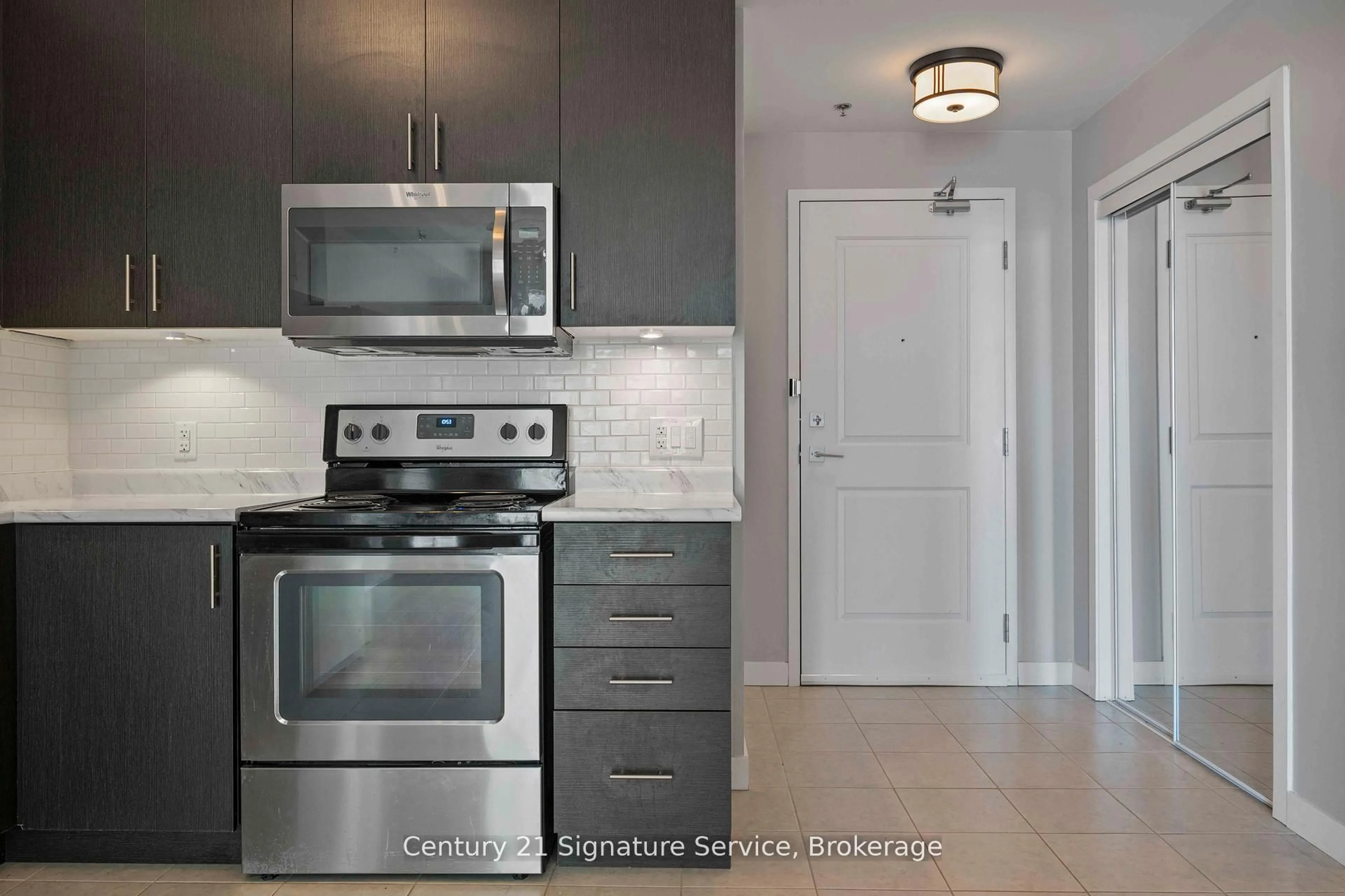 Standard kitchen, ceramic/tile floor for 2486 Old Bronte Rd #405, Oakville Ontario L6M 0Y4
