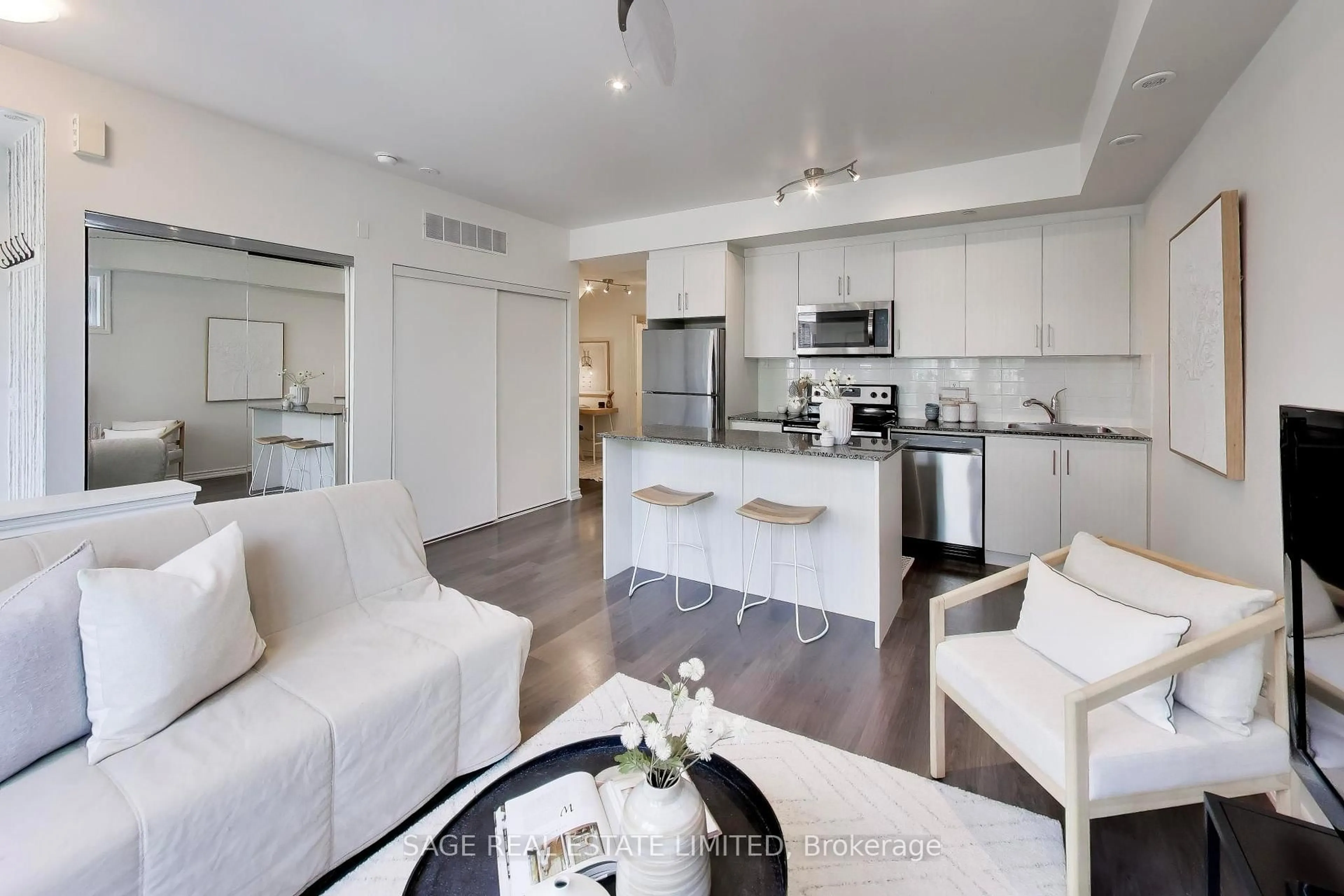 Open concept kitchen, unknown for 130 Long Branch Ave #2, Toronto Ontario M8W 0B2
