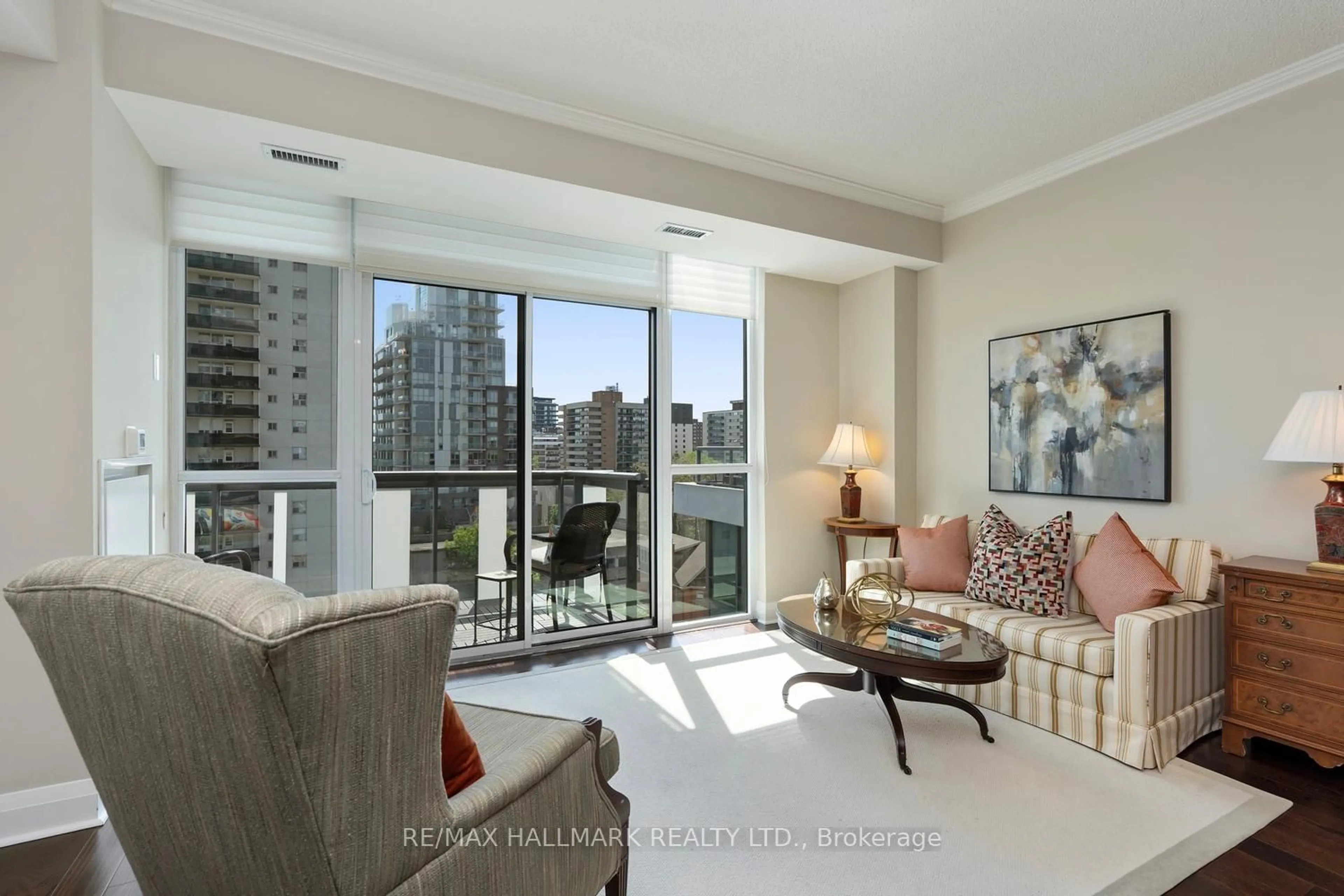 Living room with furniture, unknown for 1 Hurontario St #601, Mississauga Ontario L5G 0A3