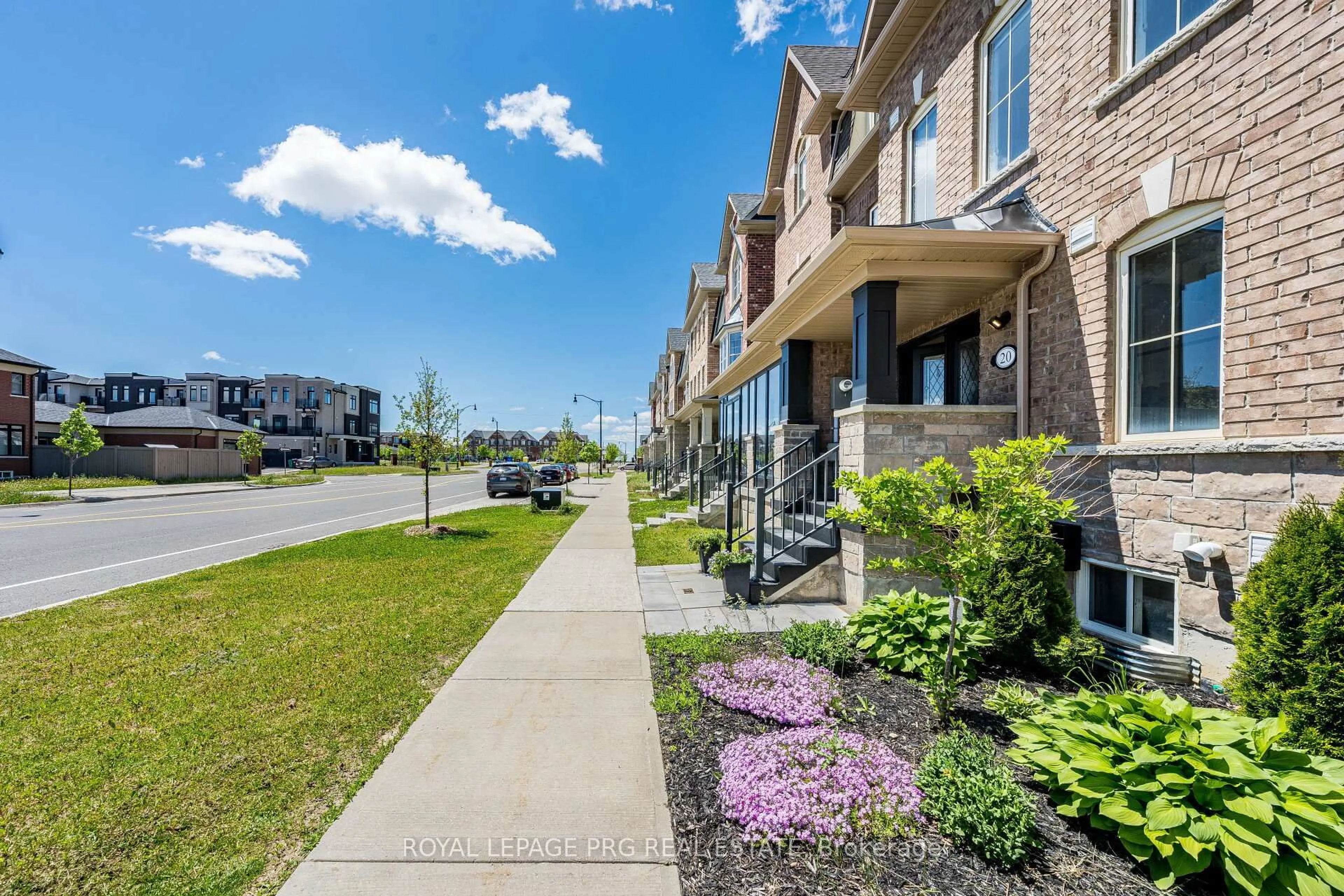 Patio, street for 20 Remembrance Rd, Brampton Ontario L7A 4Y8