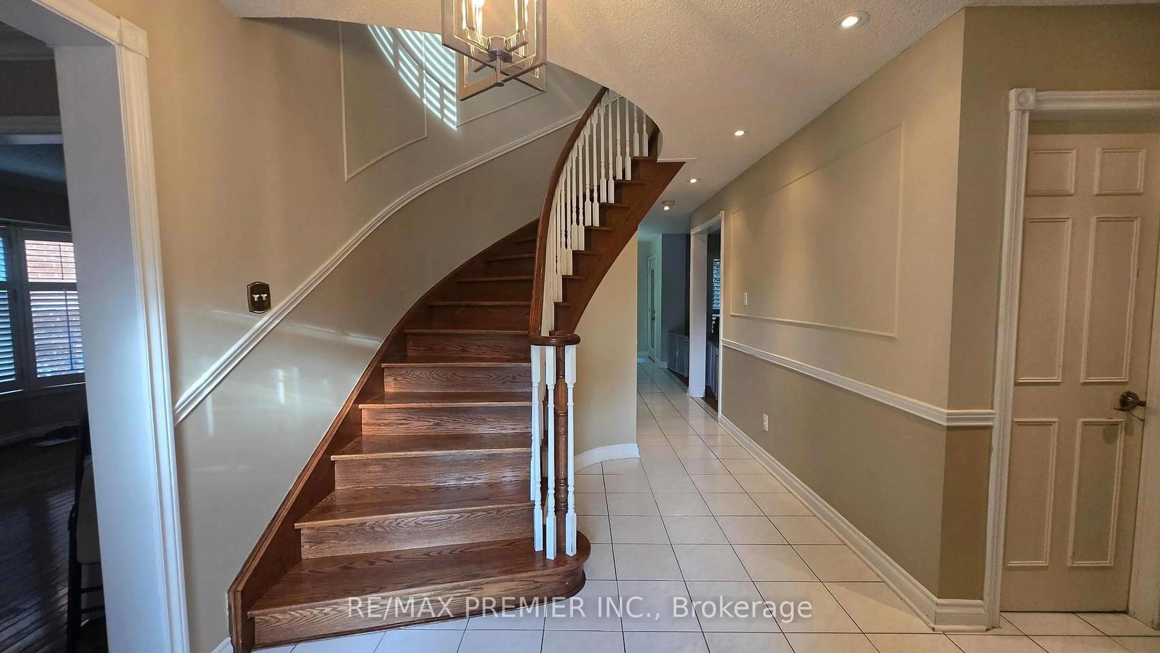 Unknown for 4399 Beacon Lane, Mississauga Ontario L5C 4J8