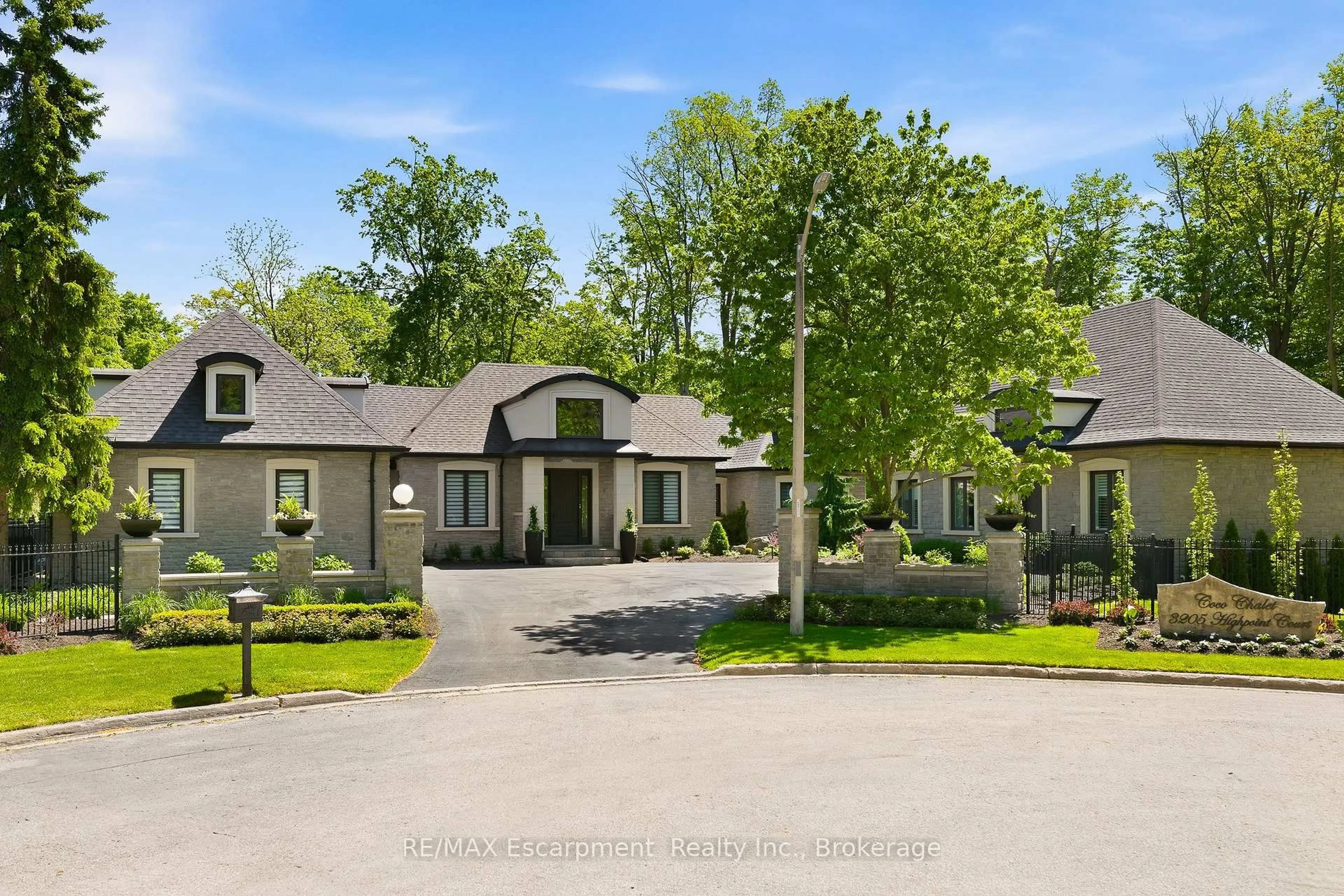 Unknown for 3205 Highpoint Crt, Burlington Ontario L7P 0P9