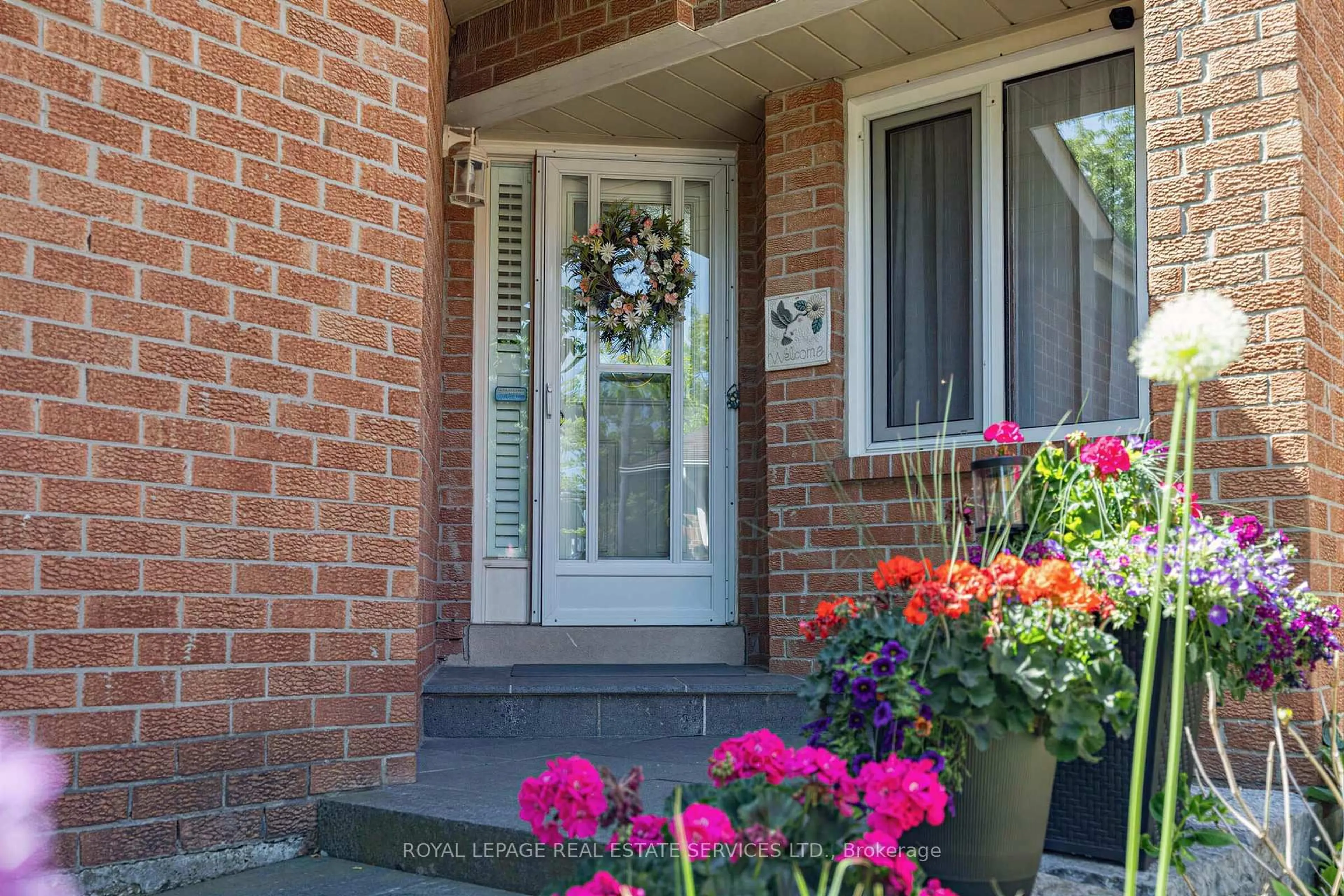 Indoor entryway for 4024 Rushton Cres, Mississauga Ontario L5L 4H7
