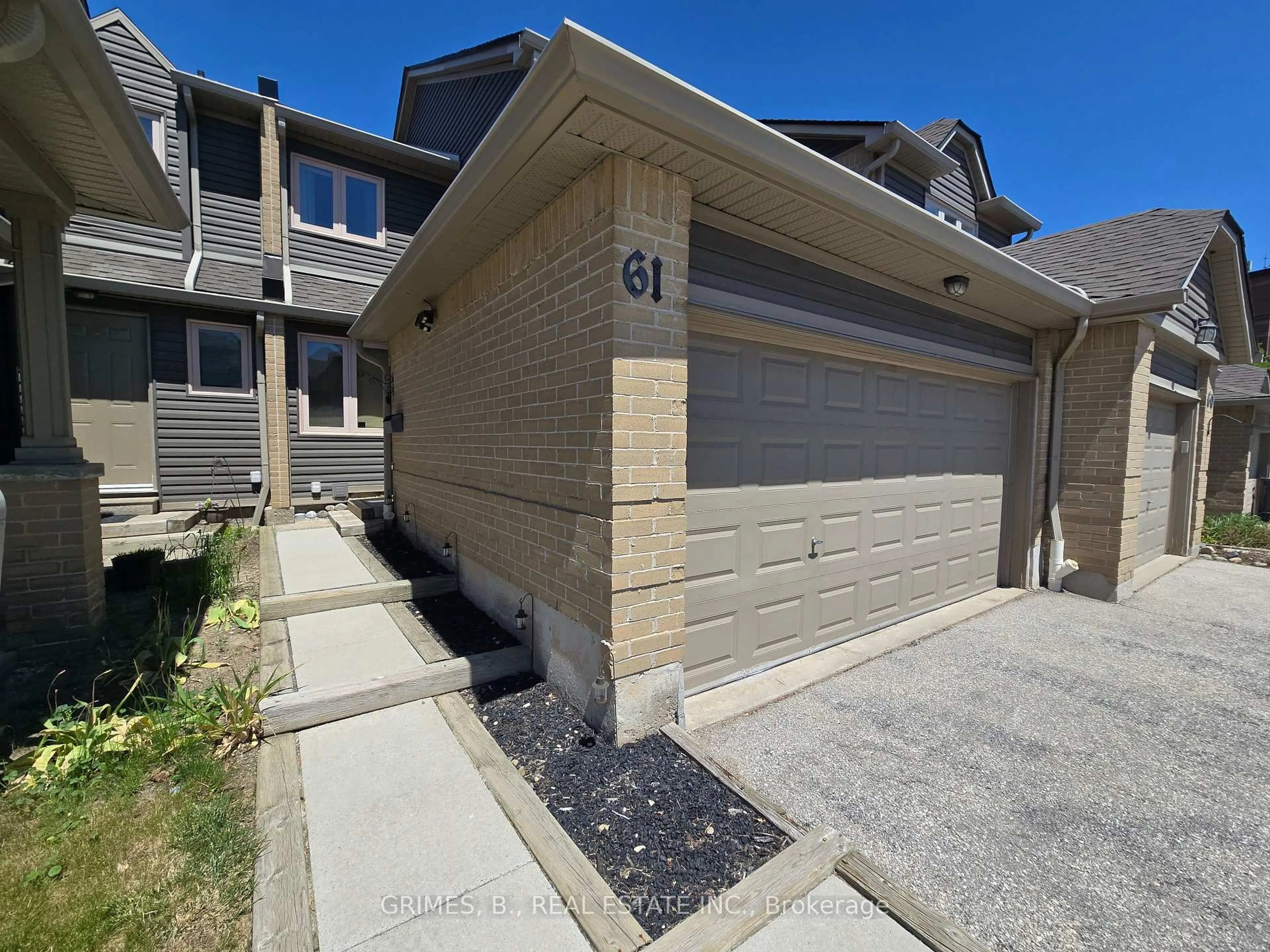 A pic from outside/outdoor area/front of a property/back of a property/a pic from drone, street for 3600 Colonial Dr #61, Mississauga Ontario L5L 5P5