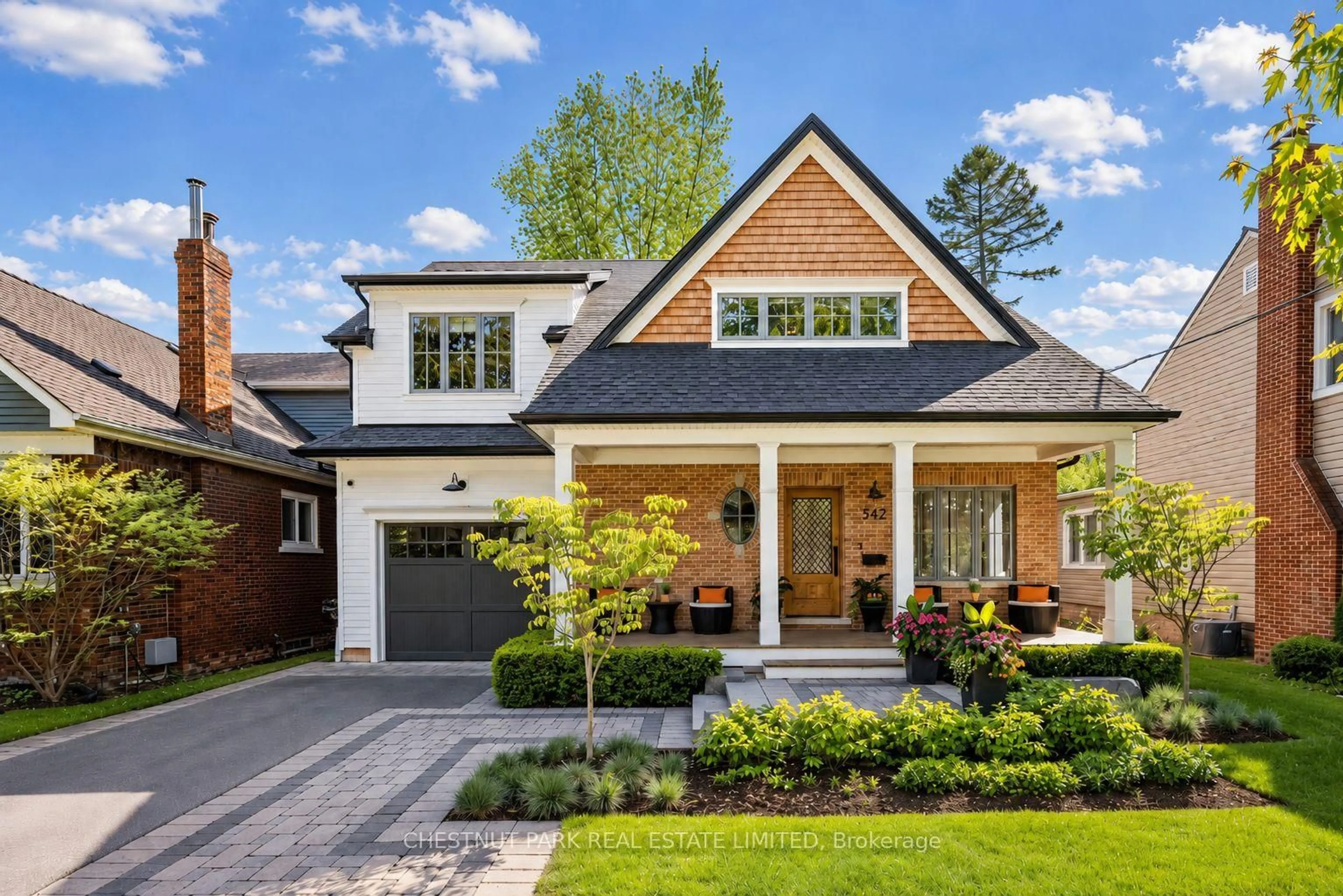 Home with brick exterior material, street for 542 Woodland Ave, Burlington Ontario L7R 2S4